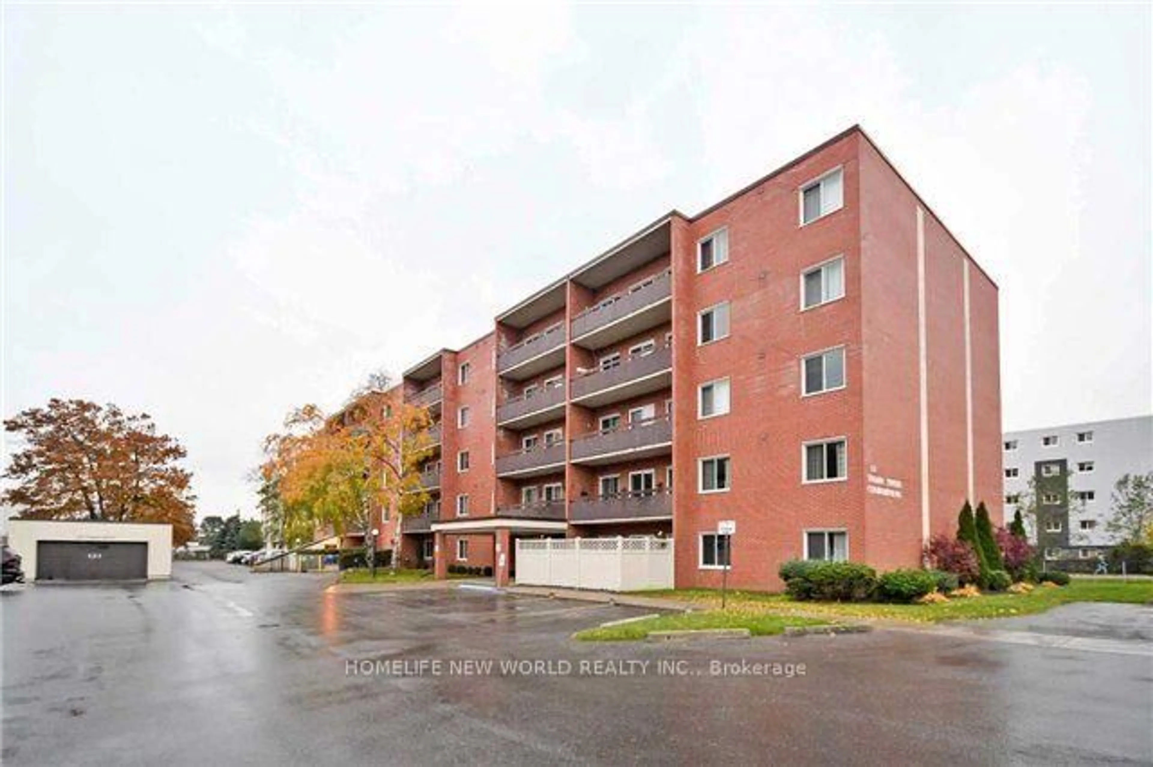 Unknown for 131 Taunton Rd #402, Oshawa Ontario L1G 3T8