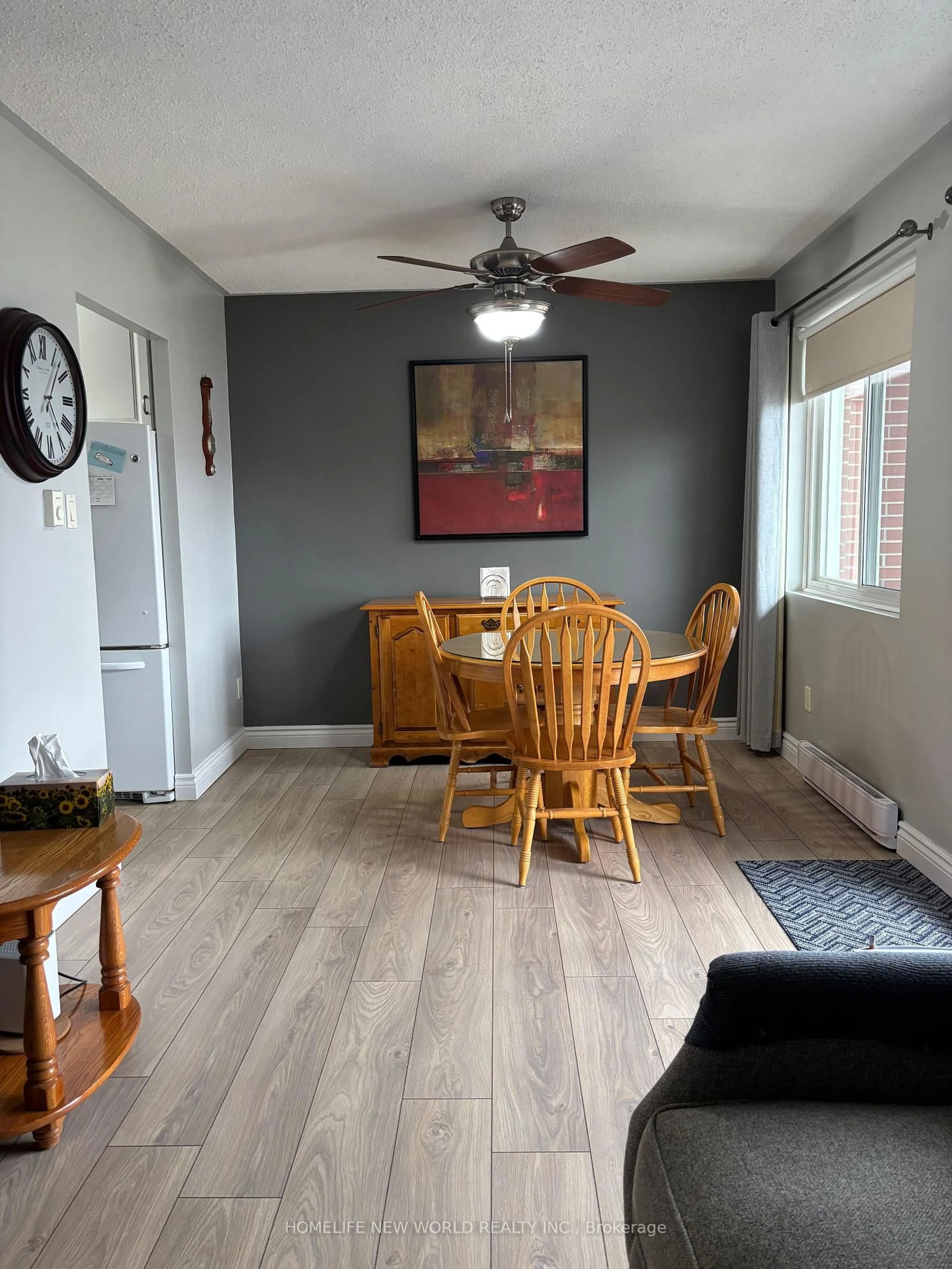 Unknown for 131 Taunton Rd #402, Oshawa Ontario L1G 3T8