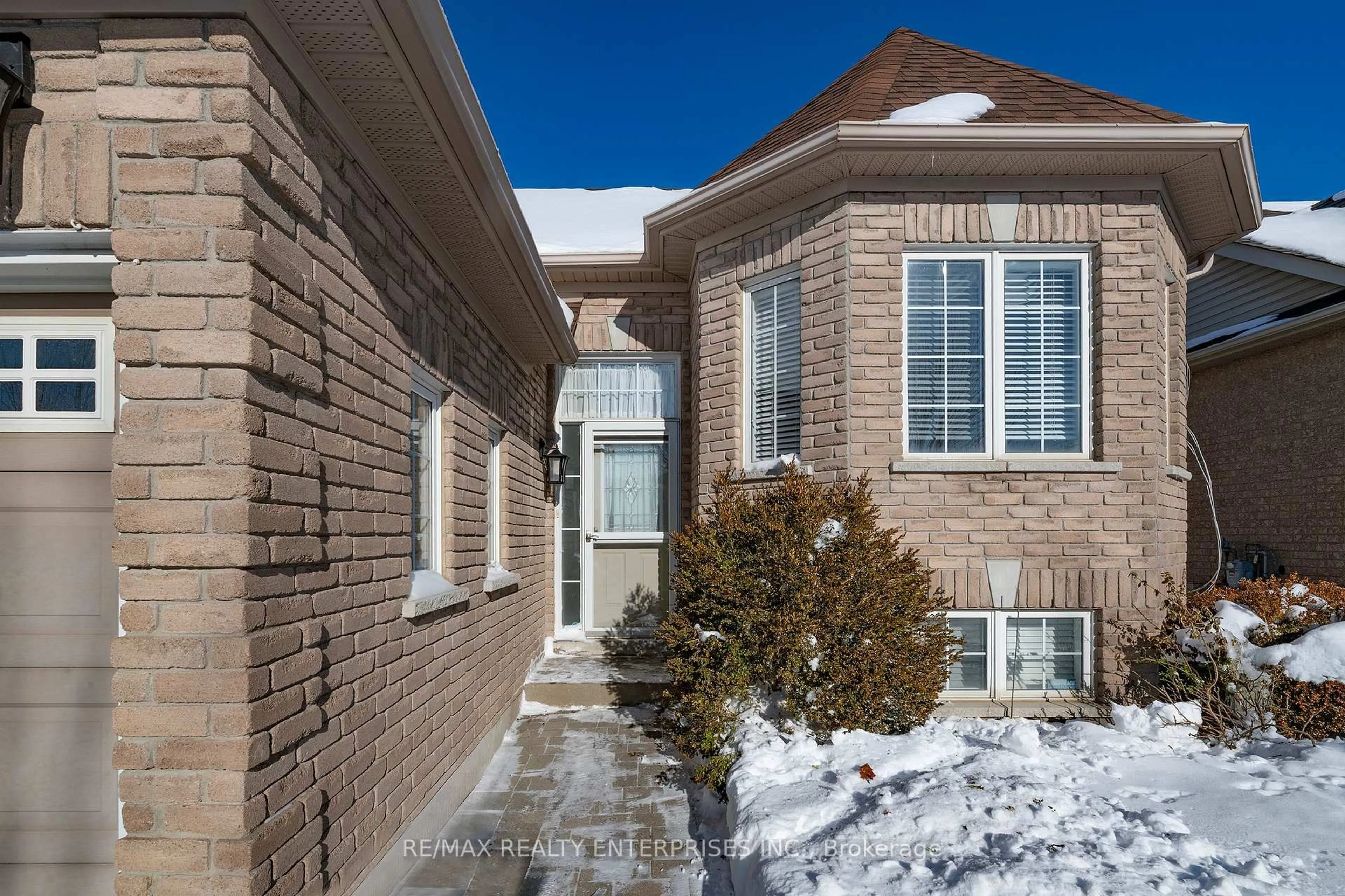 Home with brick exterior material, street for 802 Coldstream Dr, Oshawa Ontario L1K 2Z3