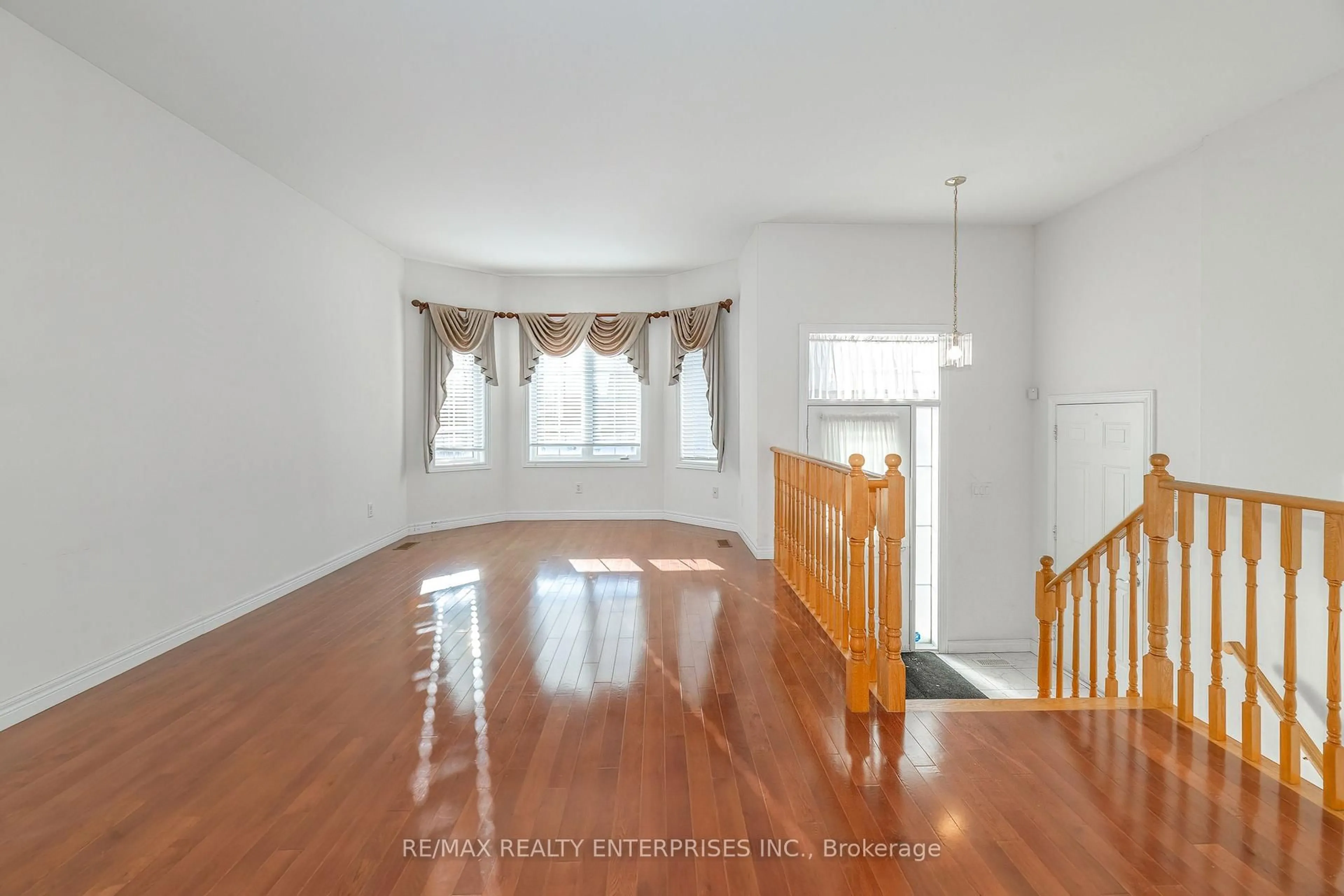 Unknown for 802 Coldstream Dr, Oshawa Ontario L1K 2Z3