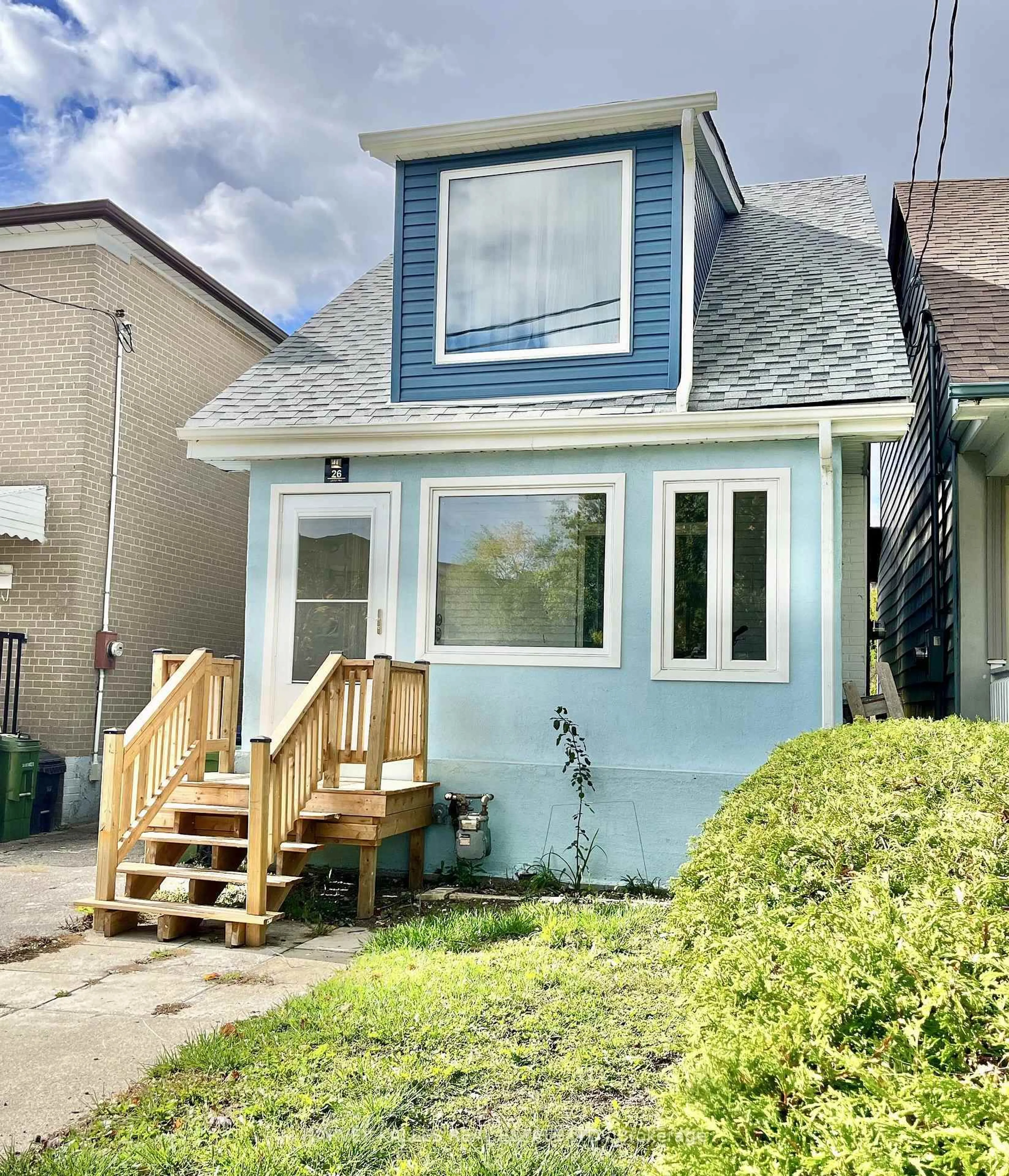 Home with vinyl exterior material, street for 26 Leyton Ave, Toronto Ontario M1L 3T4