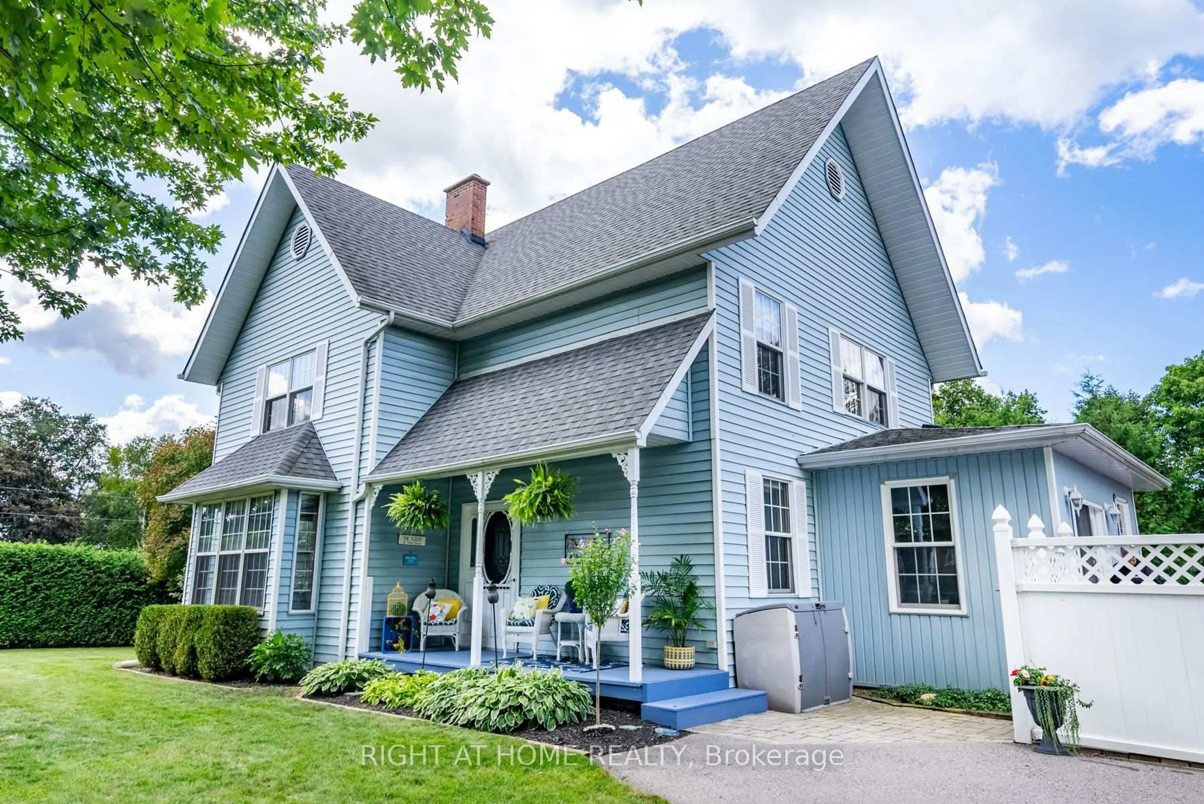 Home with vinyl exterior material, street for 700 Myrtle Rd, Whitby Ontario L0B 1A0