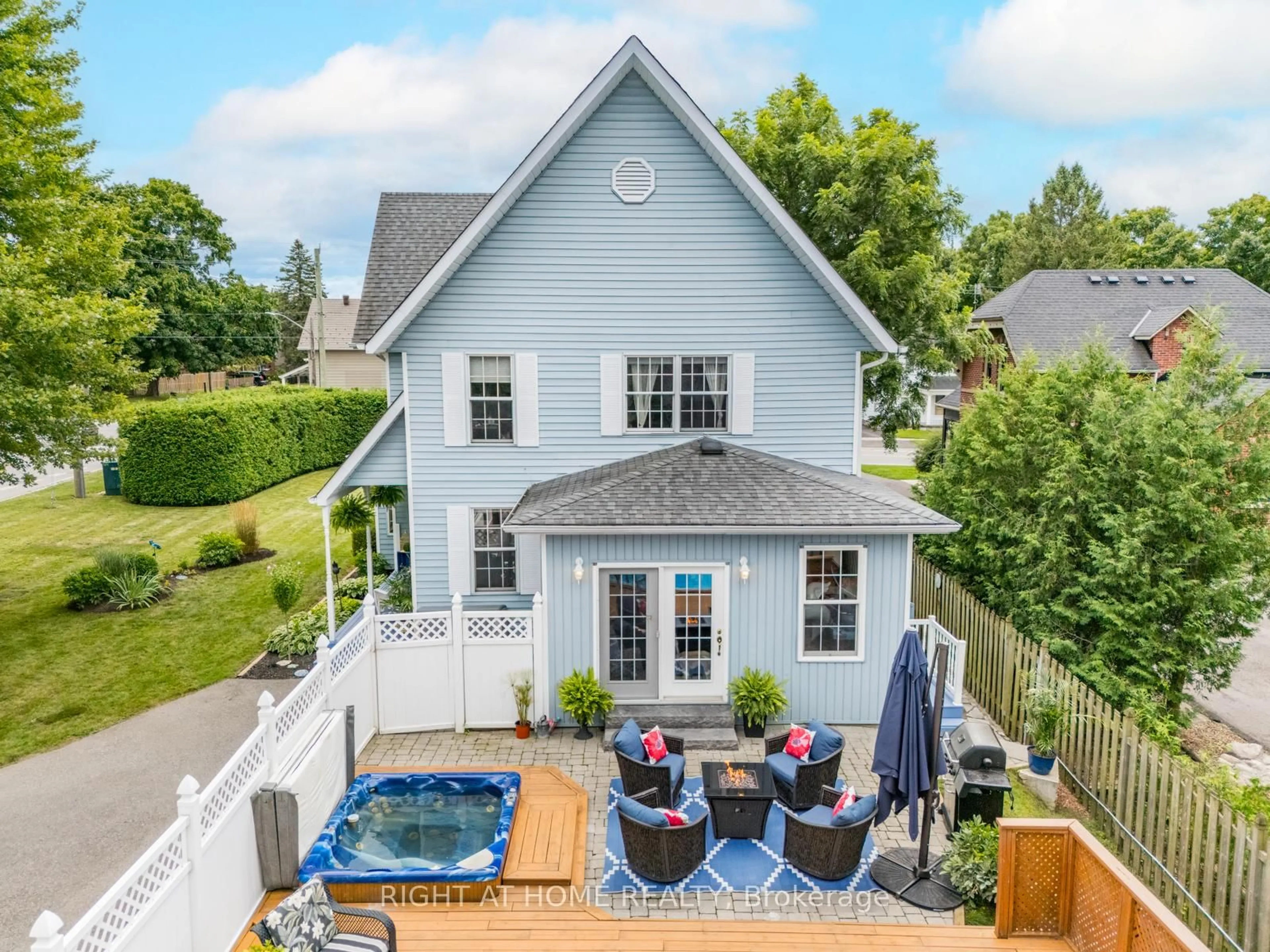 A pic from outside/outdoor area/front of a property/back of a property/a pic from drone, street for 700 Myrtle Rd, Whitby Ontario L0B 1A0