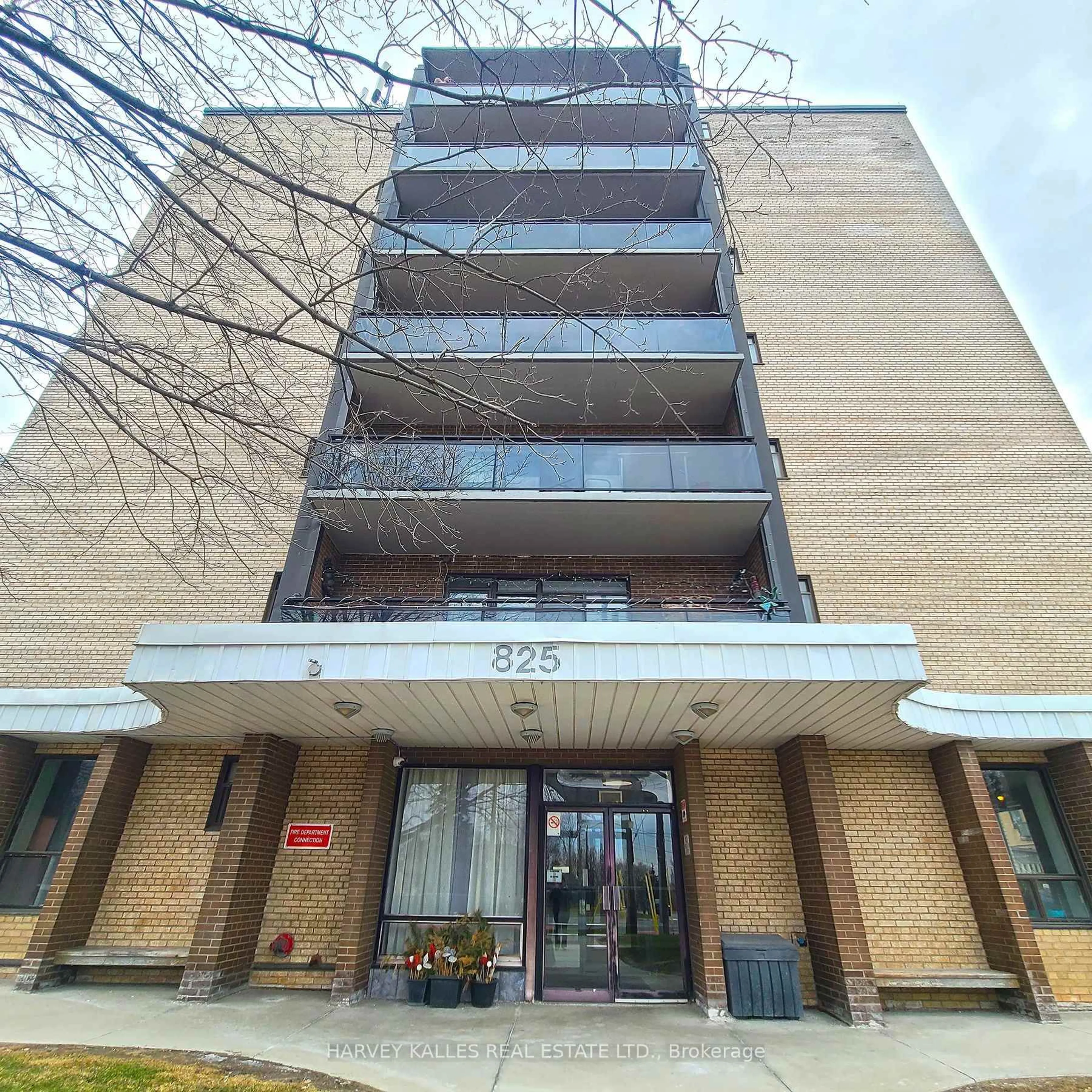 Indoor foyer for 825 Kennedy Rd #703, Toronto Ontario M1K 2E6