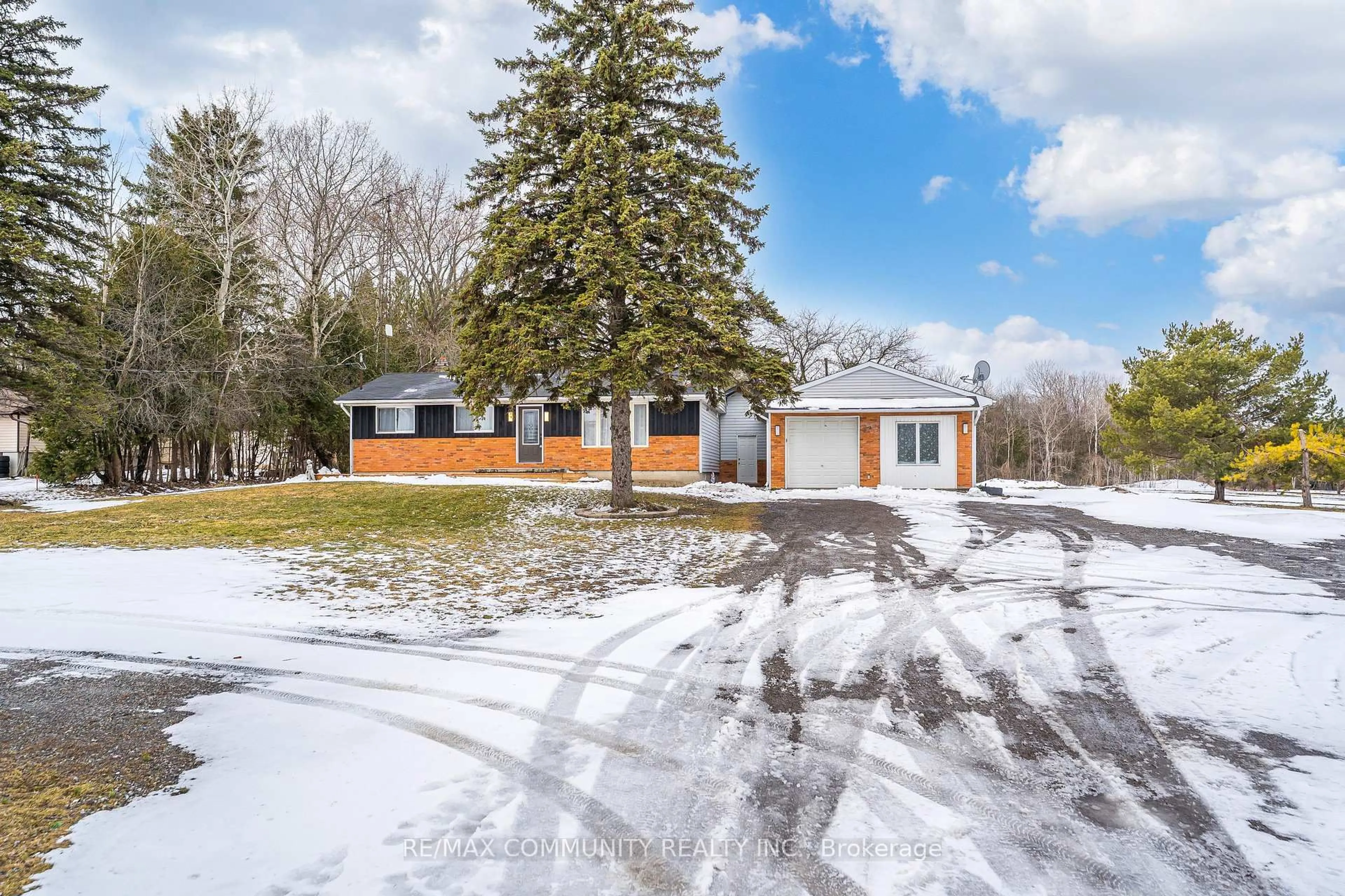 A pic from outside/outdoor area/front of a property/back of a property/a pic from drone, street for 11490 Simcoe St, Scugog Ontario L9L 1B3