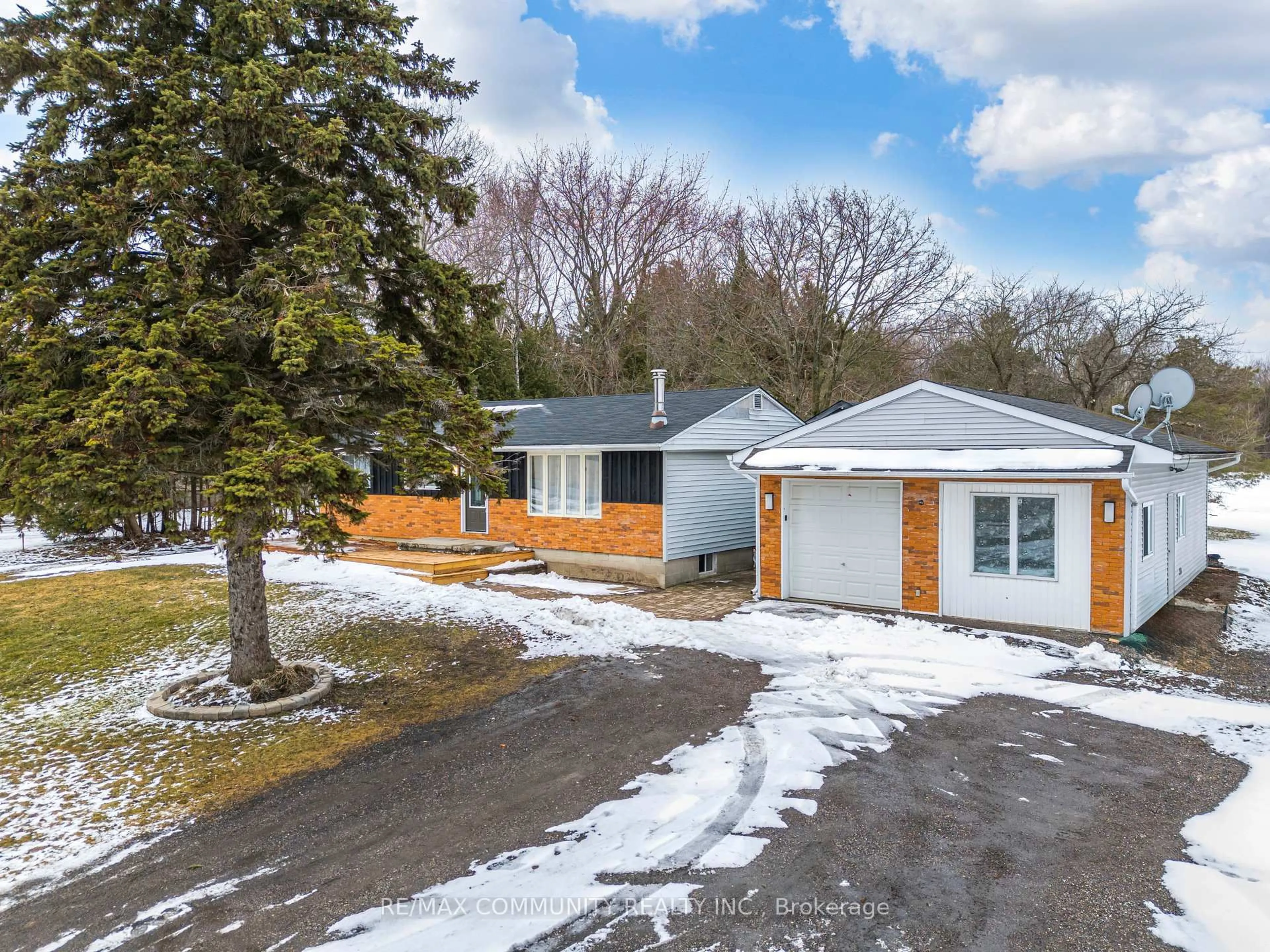 A pic from outside/outdoor area/front of a property/back of a property/a pic from drone, street for 11490 Simcoe St, Scugog Ontario L9L 1B3