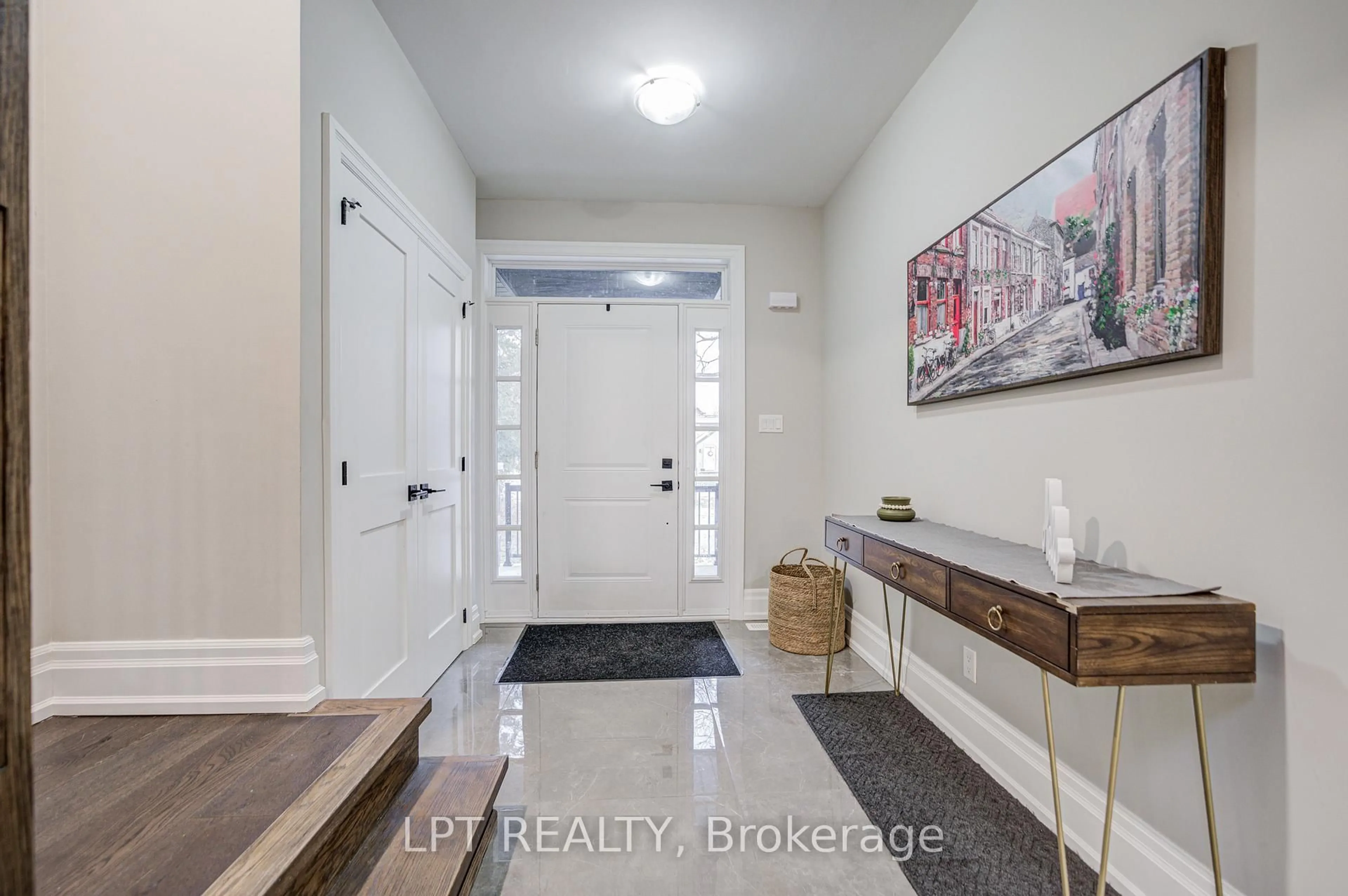 Indoor entryway for 363 Rosebank Rd, Pickering Ontario L1W 2N3