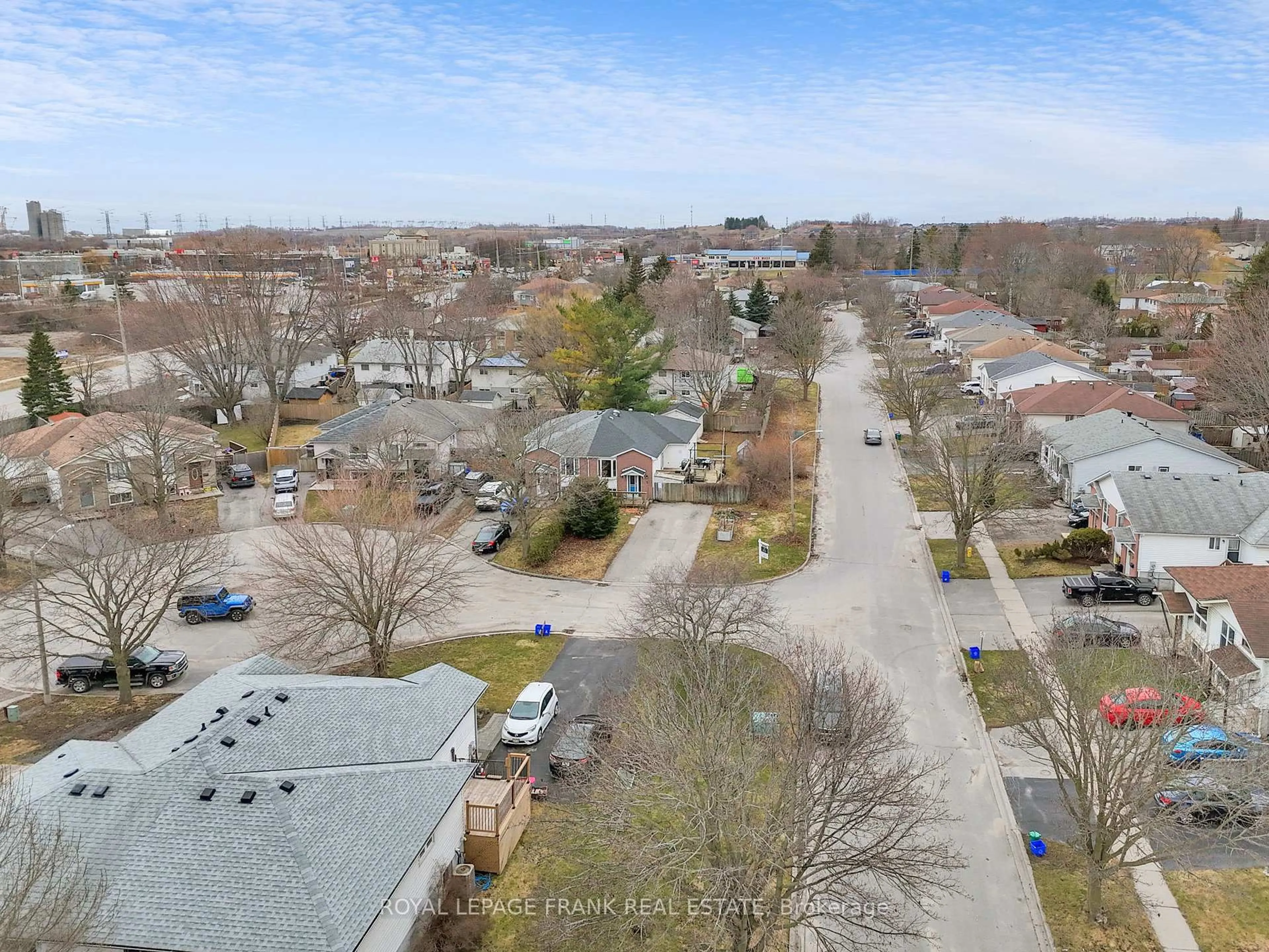 A pic from outside/outdoor area/front of a property/back of a property/a pic from drone, street for 2 Fairbairn Crt, Clarington Ontario L1C 4K9