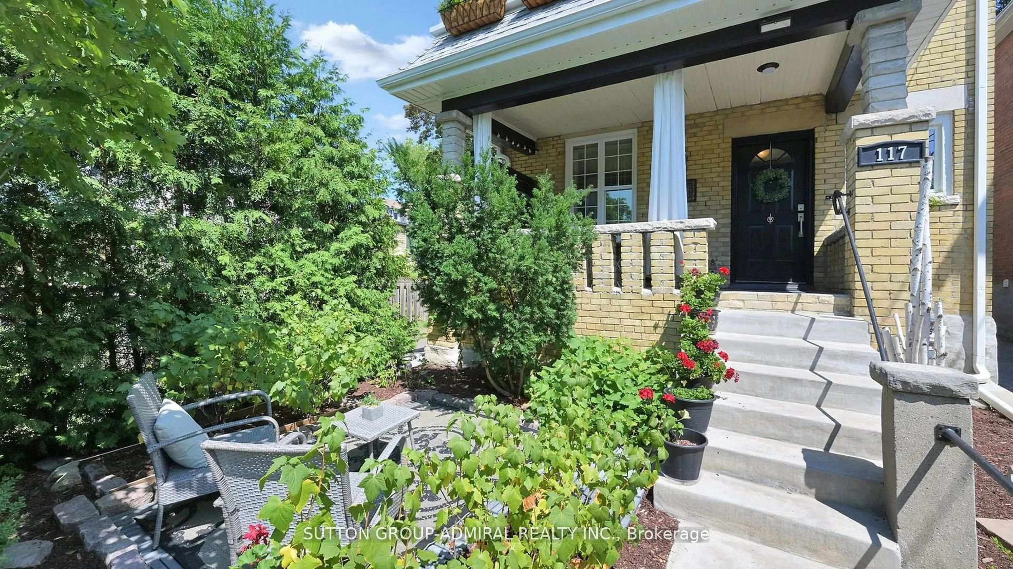 Patio, street for 117 BELLHAVEN Rd, Toronto Ontario M4L 3J9