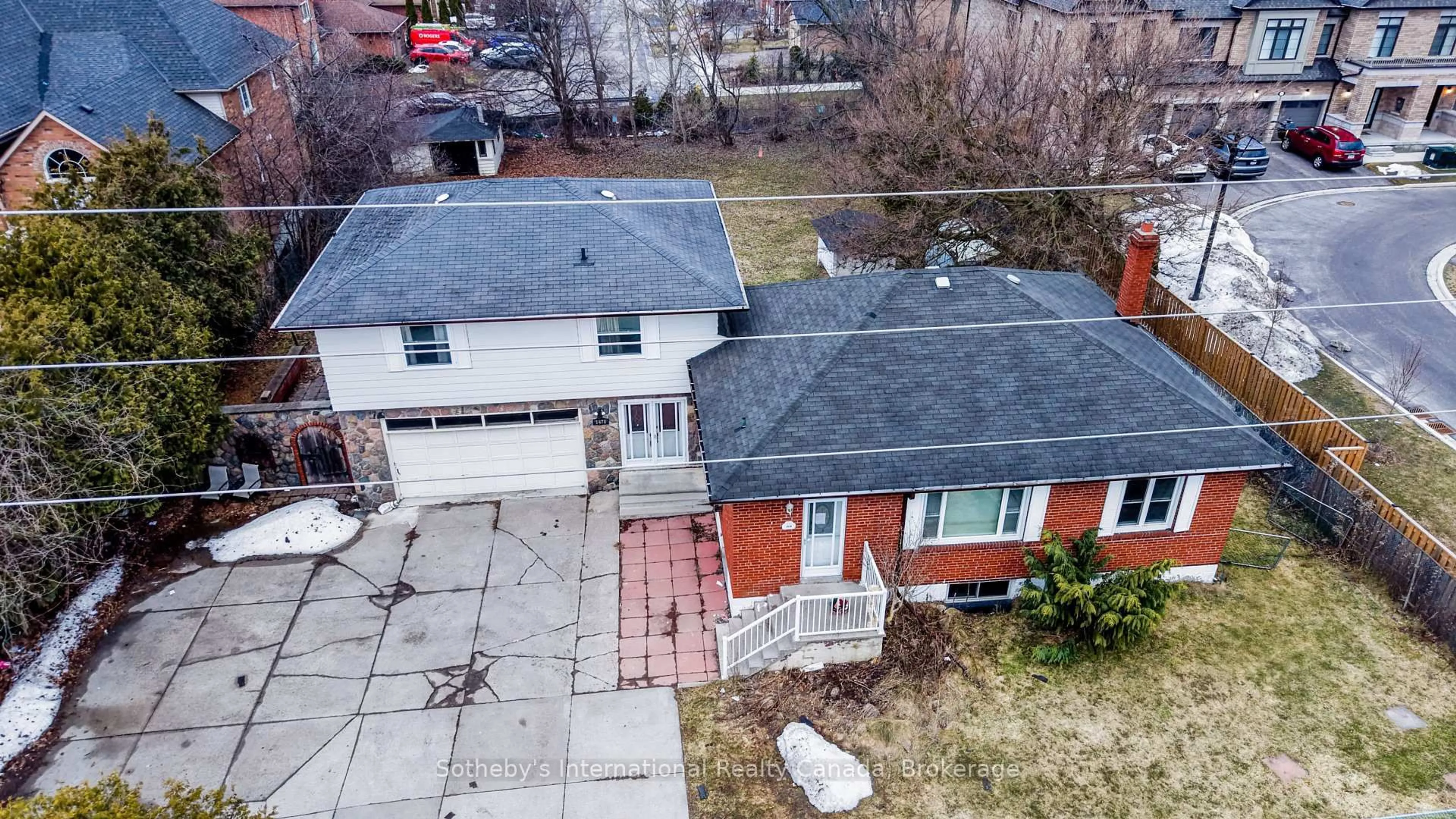 A pic from outside/outdoor area/front of a property/back of a property/a pic from drone, street for 1478 Altona Rd, Pickering Ontario L1V 1M3