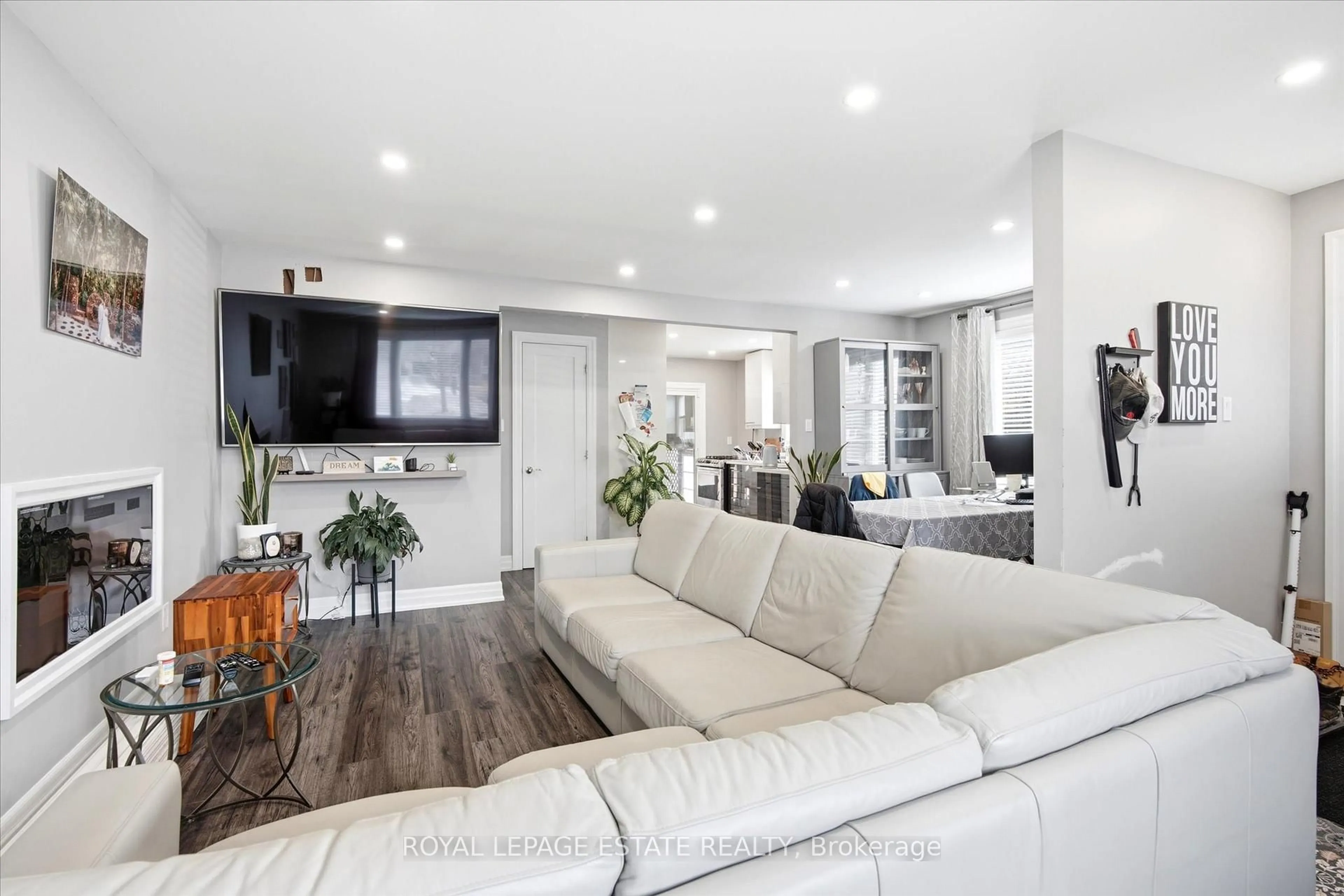 Living room with furniture, unknown for 55 Cleta Dr, Toronto Ontario M1K 3G5