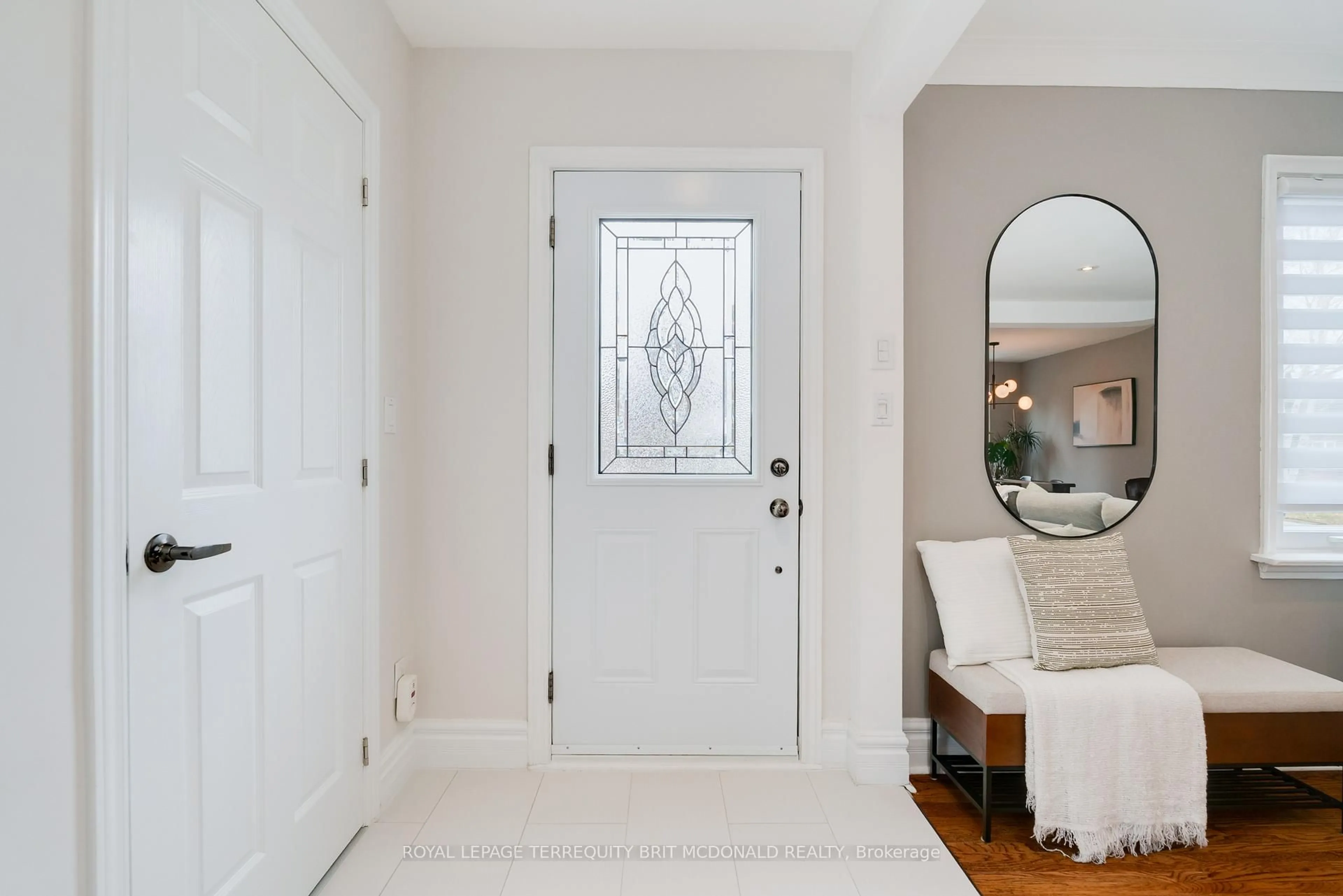 Indoor entryway for 24 Boem Ave, Toronto Ontario M1R 3T1