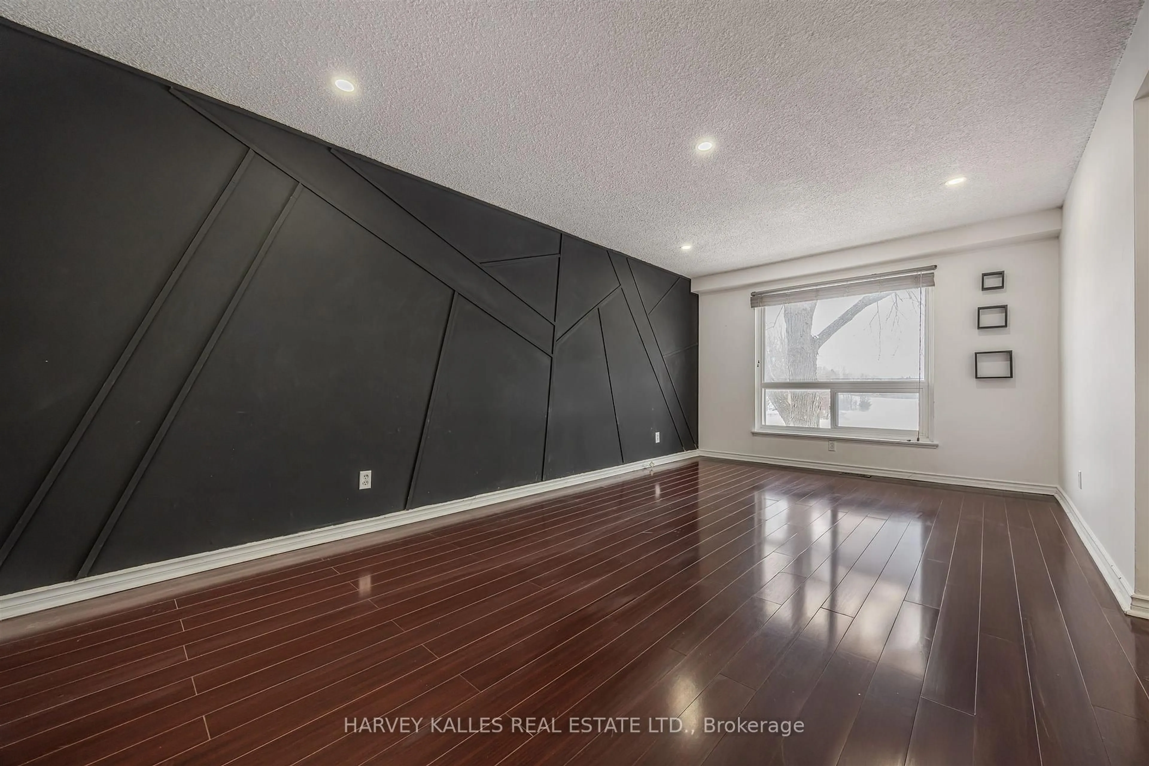 Unknown for 321 Blackthorn St #82, Oshawa Ontario L1K 1L3