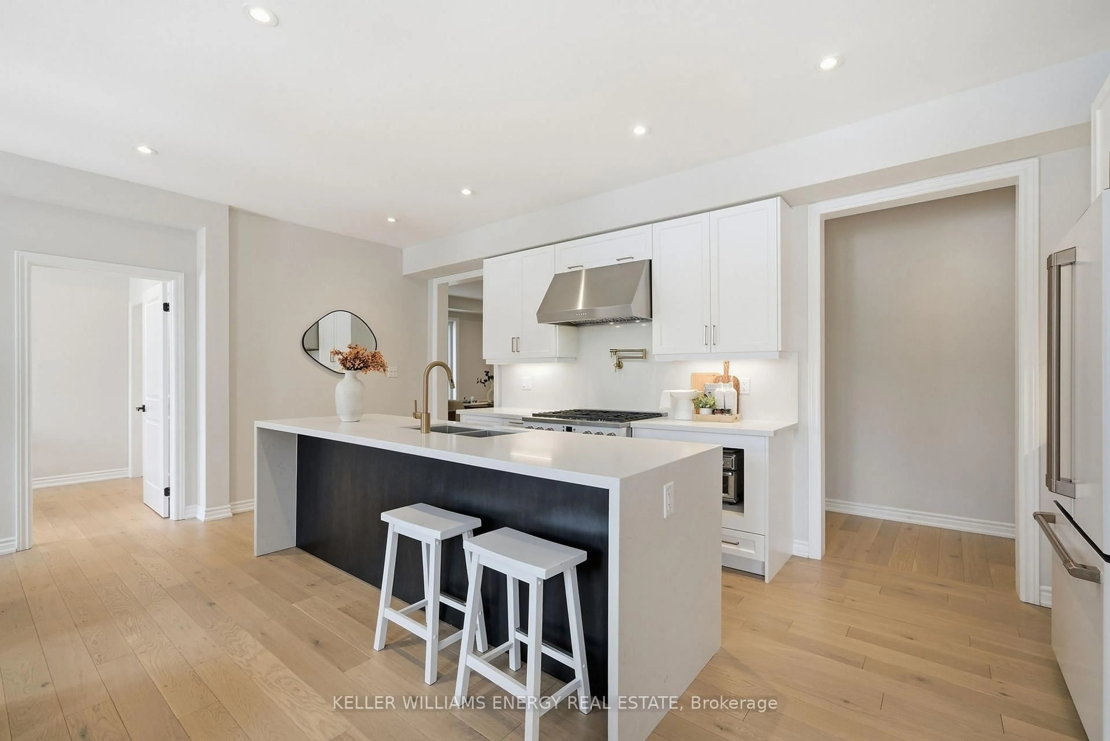 Open concept kitchen, unknown for 44 Priory Dr, Whitby Ontario L1P 0L1