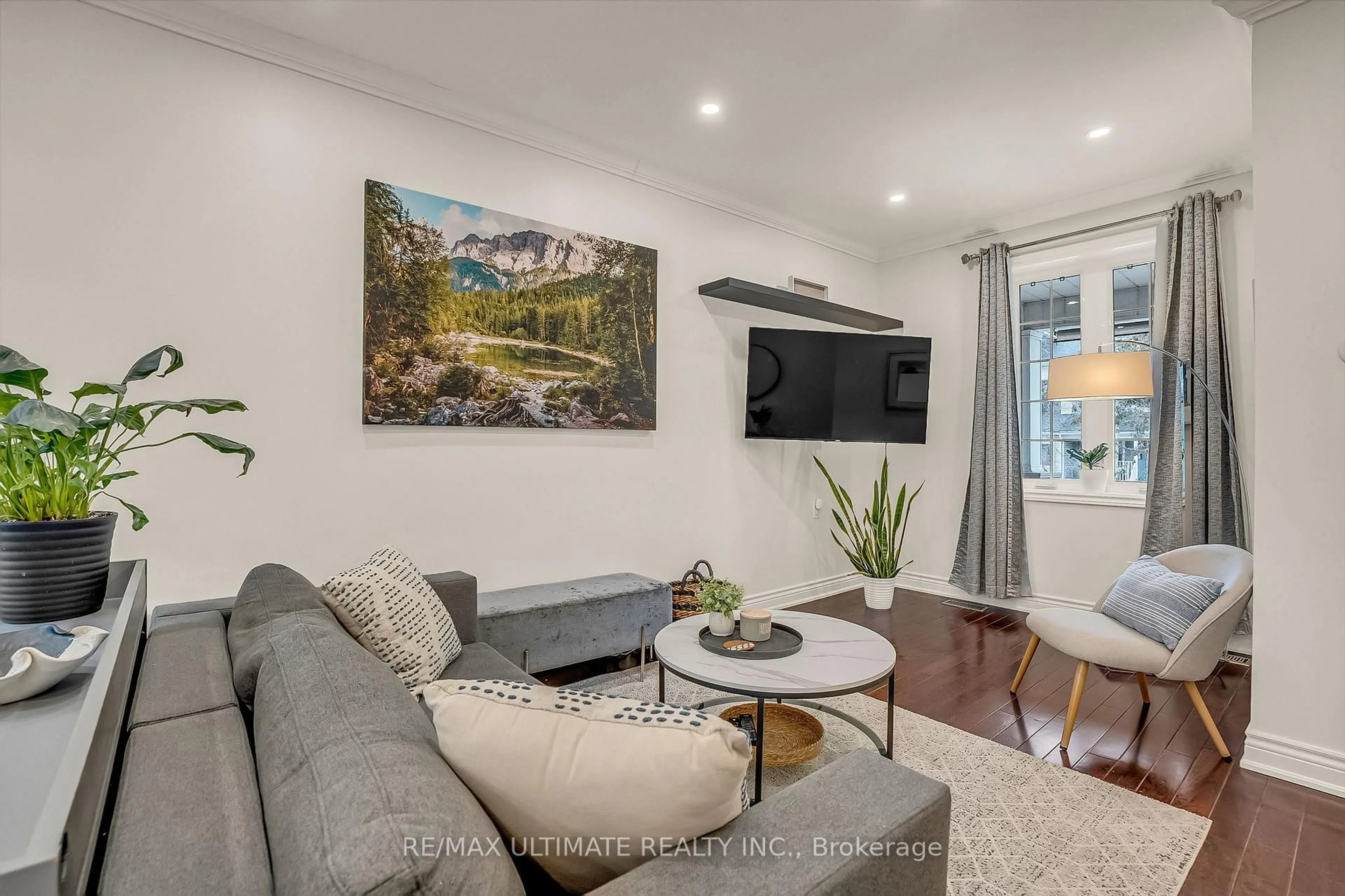 Living room with furniture, unknown for 429 Jones Ave, Toronto Ontario M4J 3G6