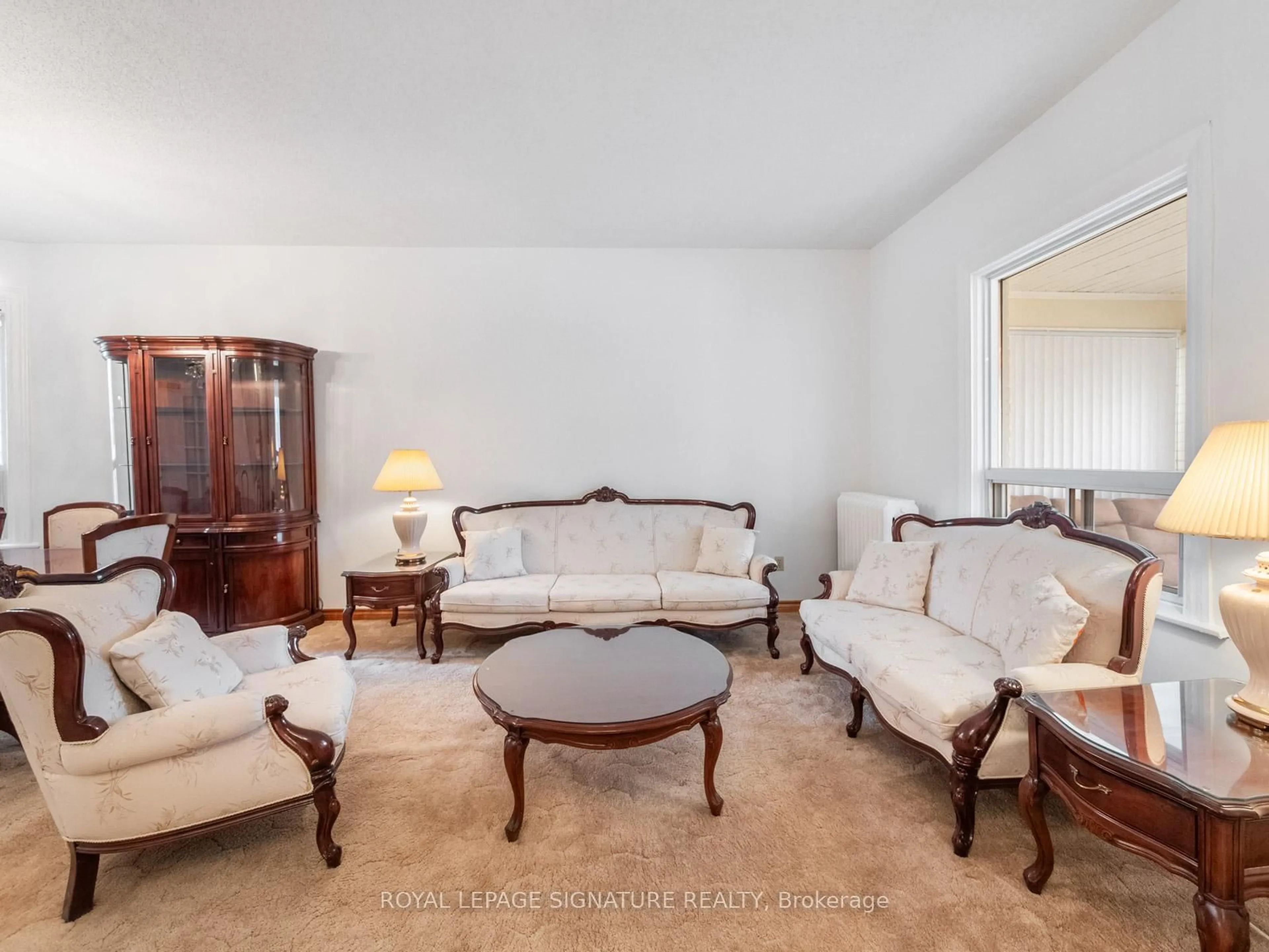 Living room with furniture, unknown for 45 Eaton Ave, Toronto Ontario M4J 2Z4