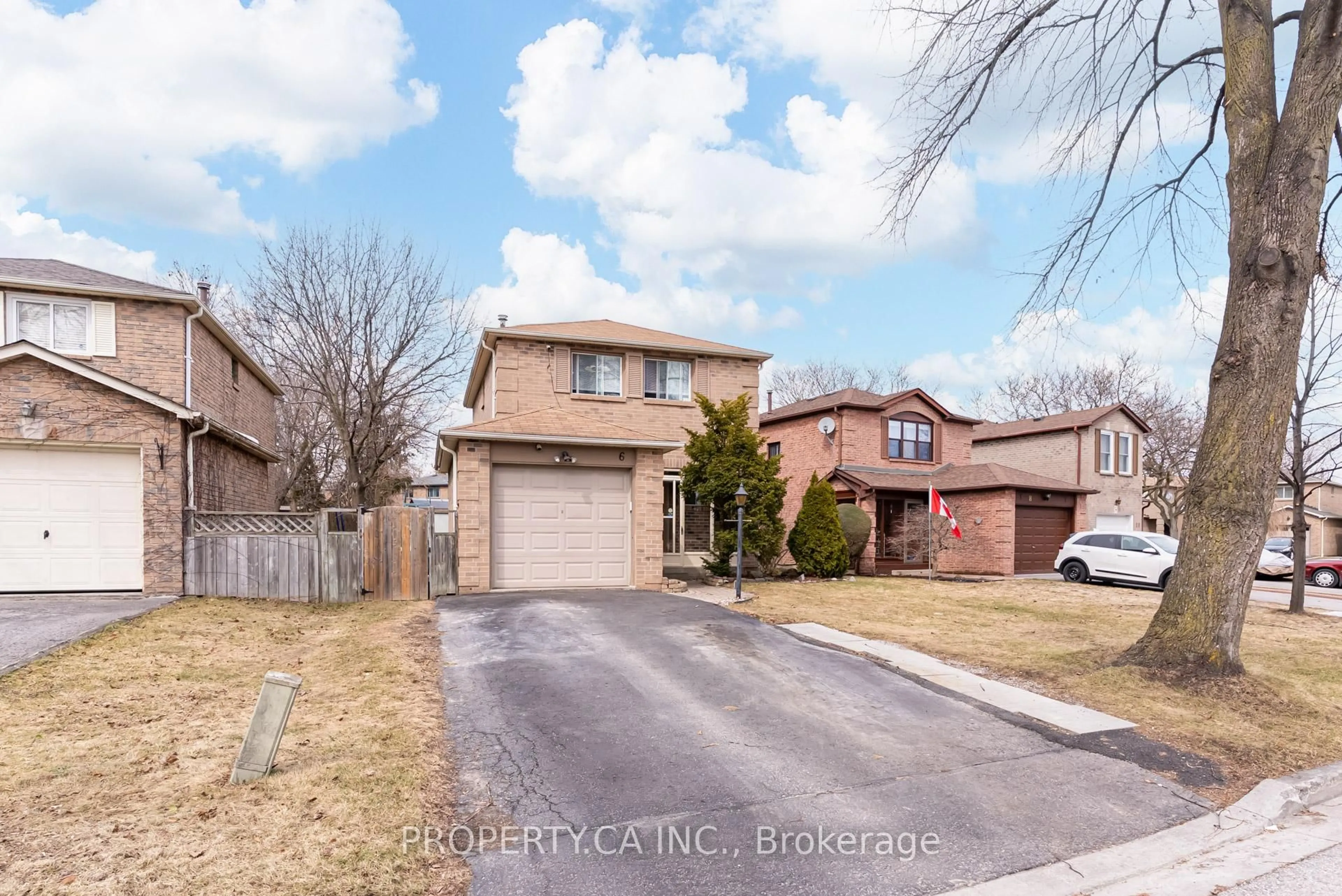A pic from outside/outdoor area/front of a property/back of a property/a pic from drone, street for 6 Hendley Dr, Ajax Ontario L1T 2C6