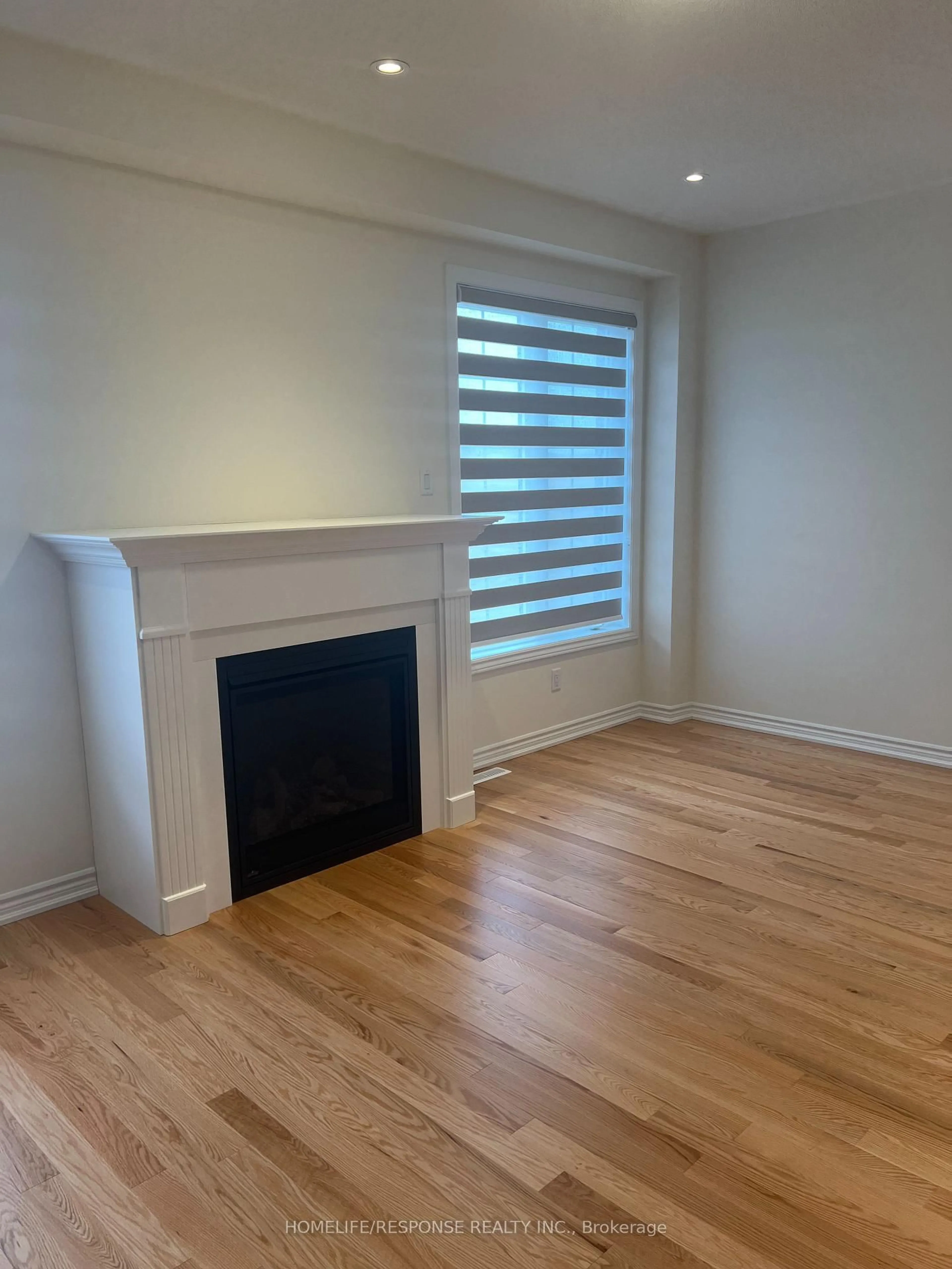 A pic of a room for 925 REXTON Dr, Oshawa Ontario L1L 0V9