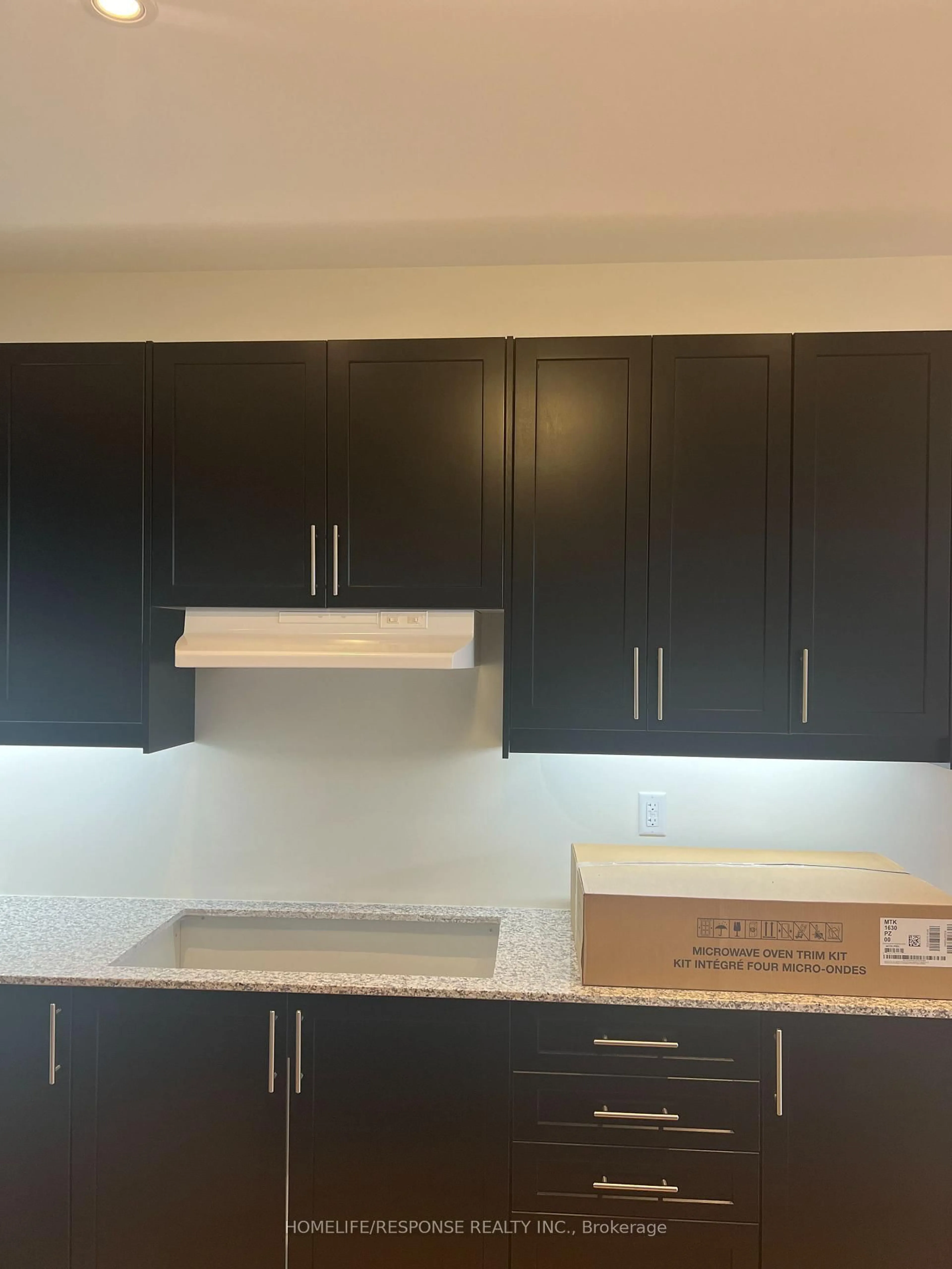 Unknown for 925 REXTON Dr, Oshawa Ontario L1L 0V9