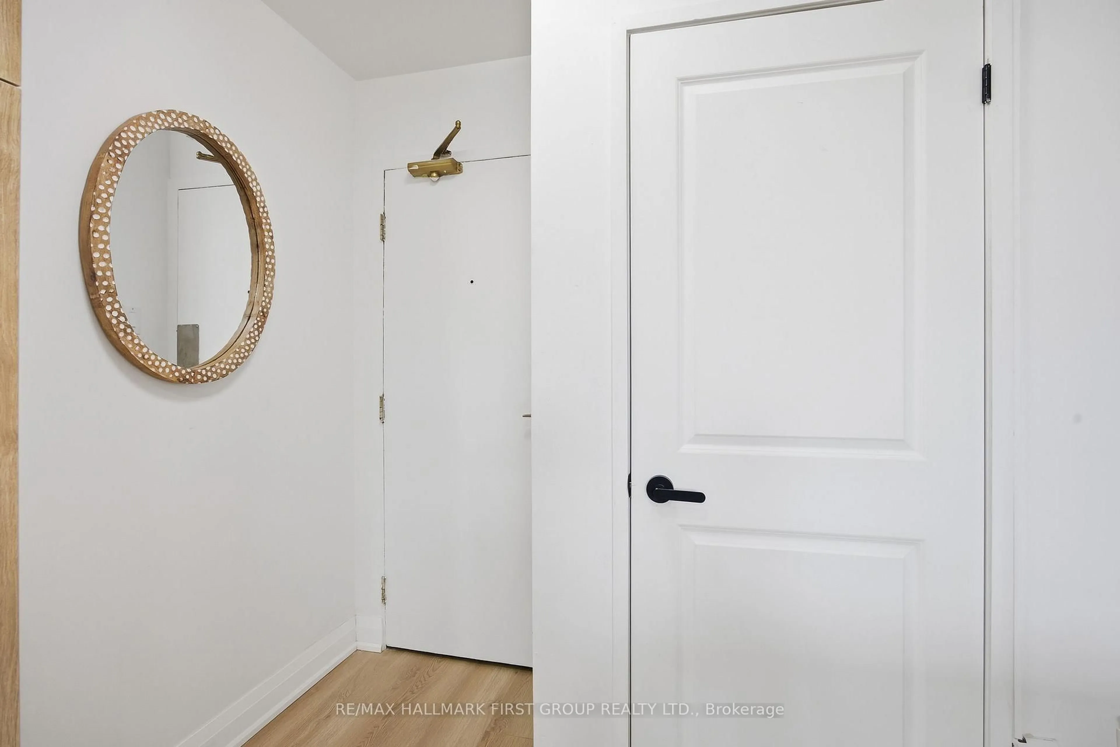 Indoor entryway for 1950 Kennedy Rd #101, Toronto Ontario M1P 4S9