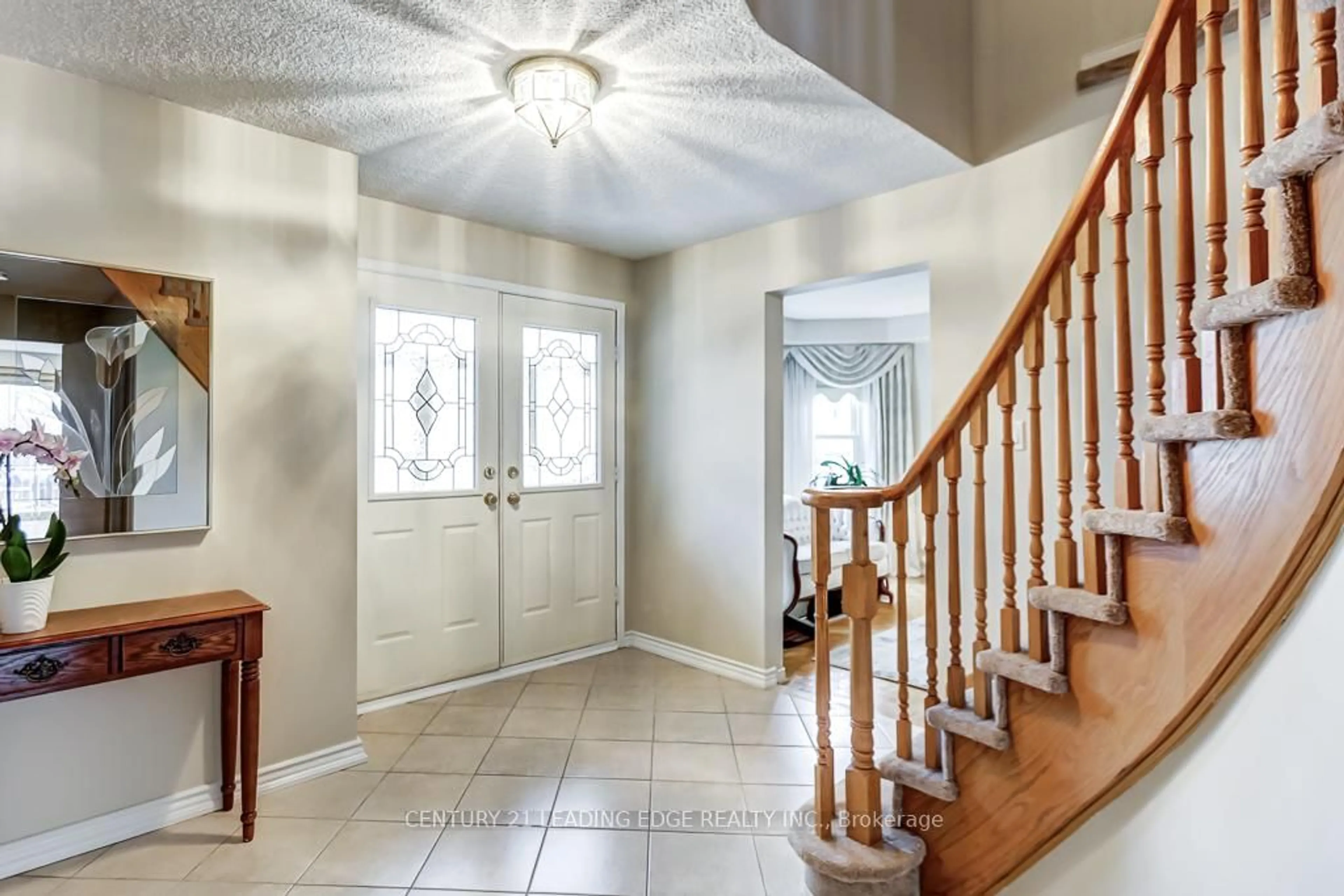 Indoor entryway for 3536 ELLESMERE Rd, Toronto Ontario M1C 3Z2