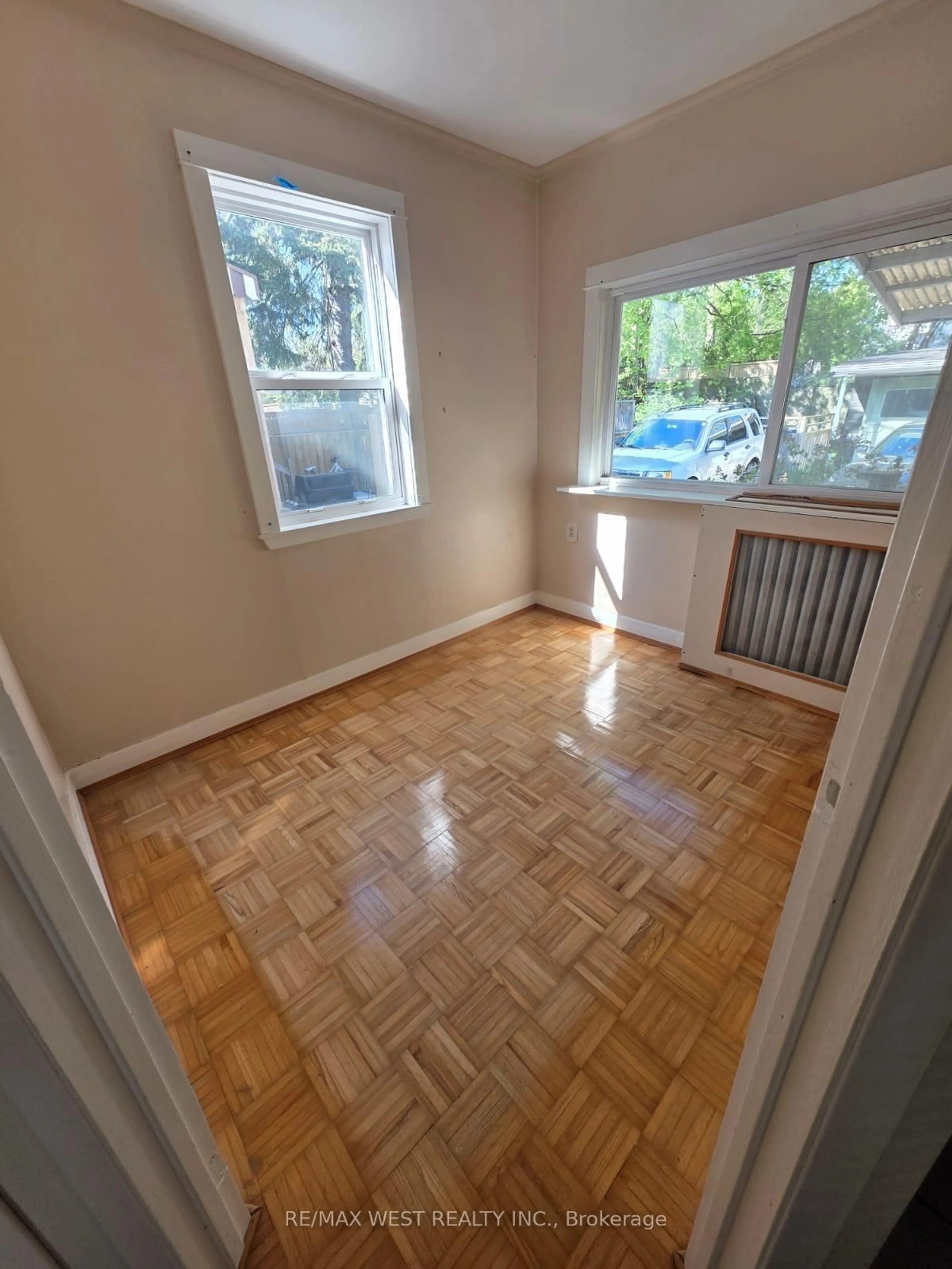 A pic of a room for 160 King Edward Ave, Toronto Ontario M4C 5J8