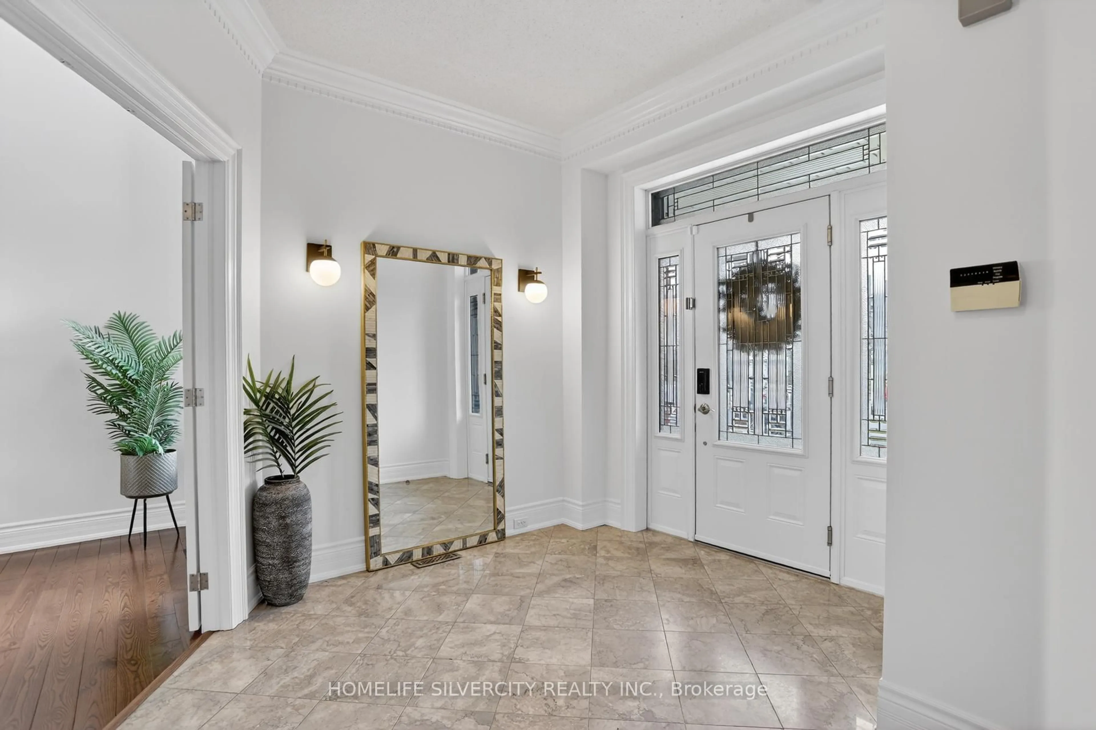 Indoor entryway for 43 Rockport Dr, Toronto Ontario M1C 5B9