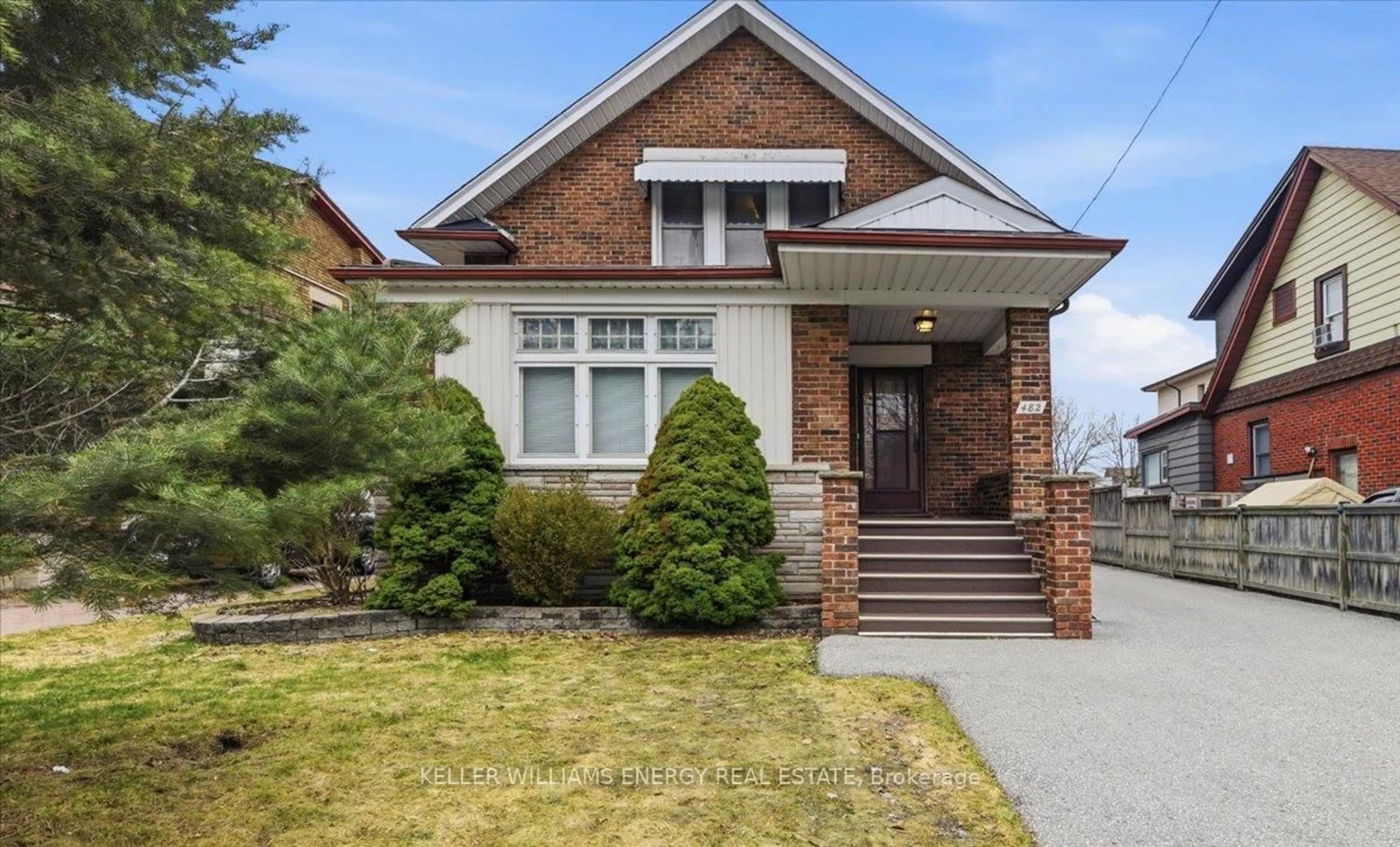 Home with brick exterior material, street for 482 Simcoe St, Oshawa Ontario L1G 4T6