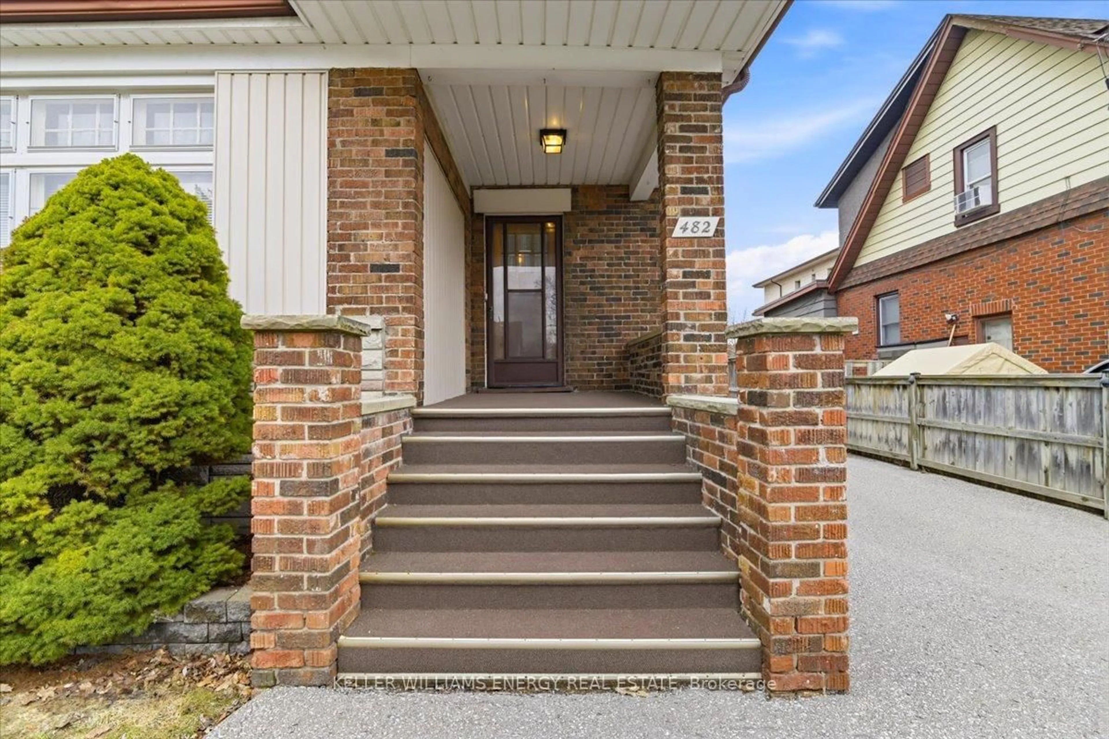 Unknown for 482 Simcoe St, Oshawa Ontario L1G 4T6