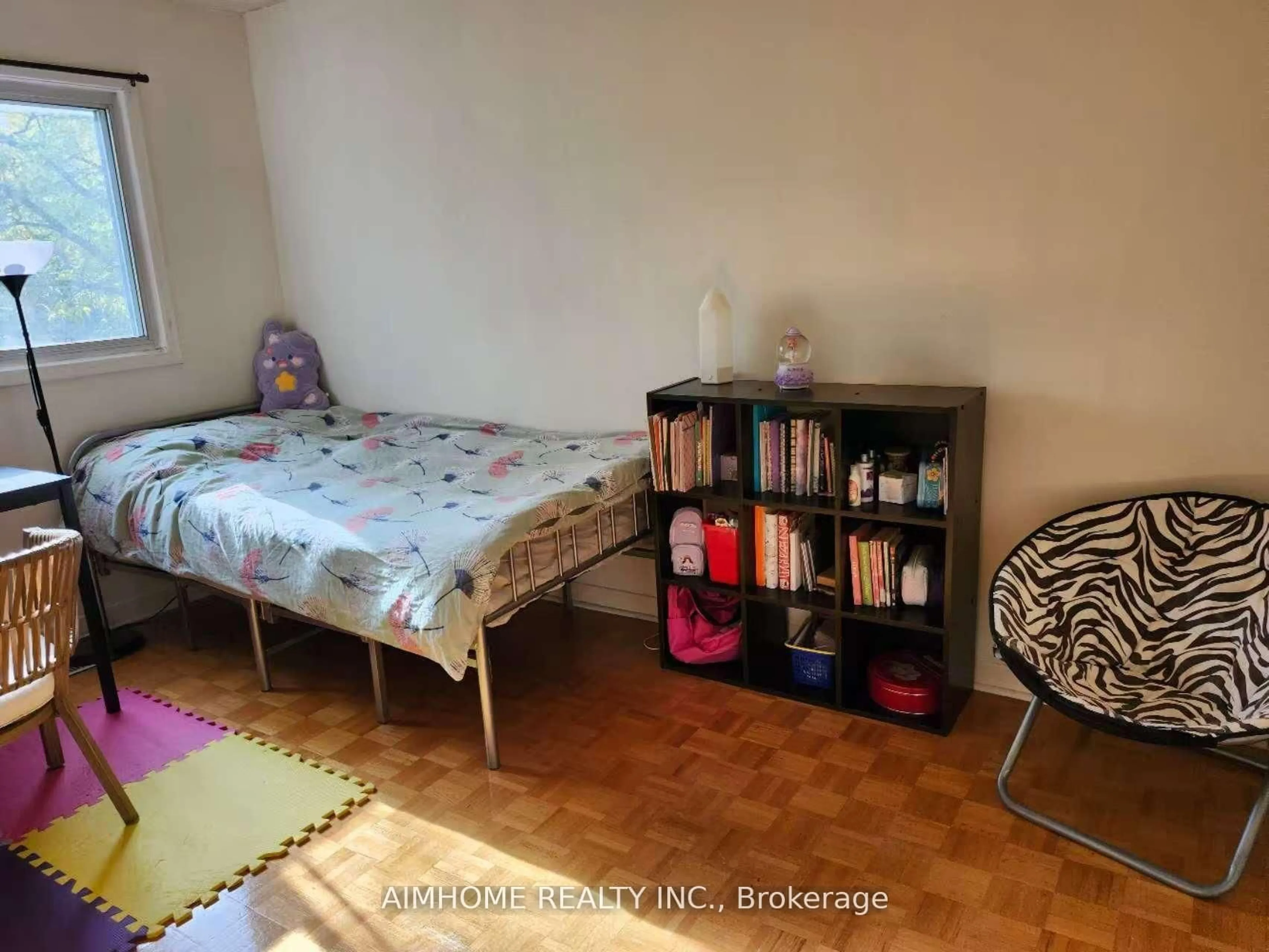 A pic of a room for 6 thunder Grve #100, Toronto Ontario M1V 1V6