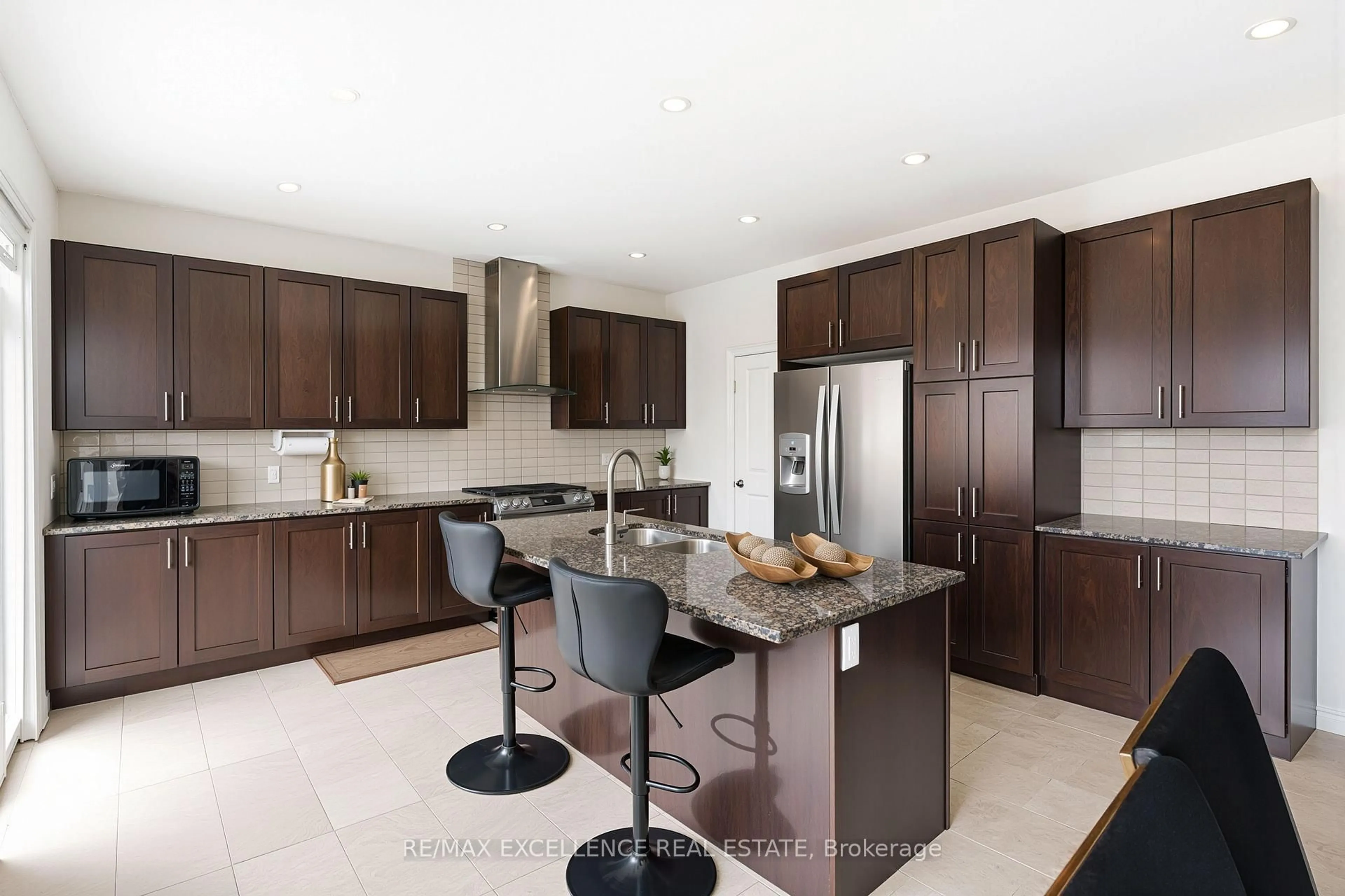 Contemporary kitchen, ceramic/tile floor for 10 Pennine Dr, Whitby Ontario L1P 0C3