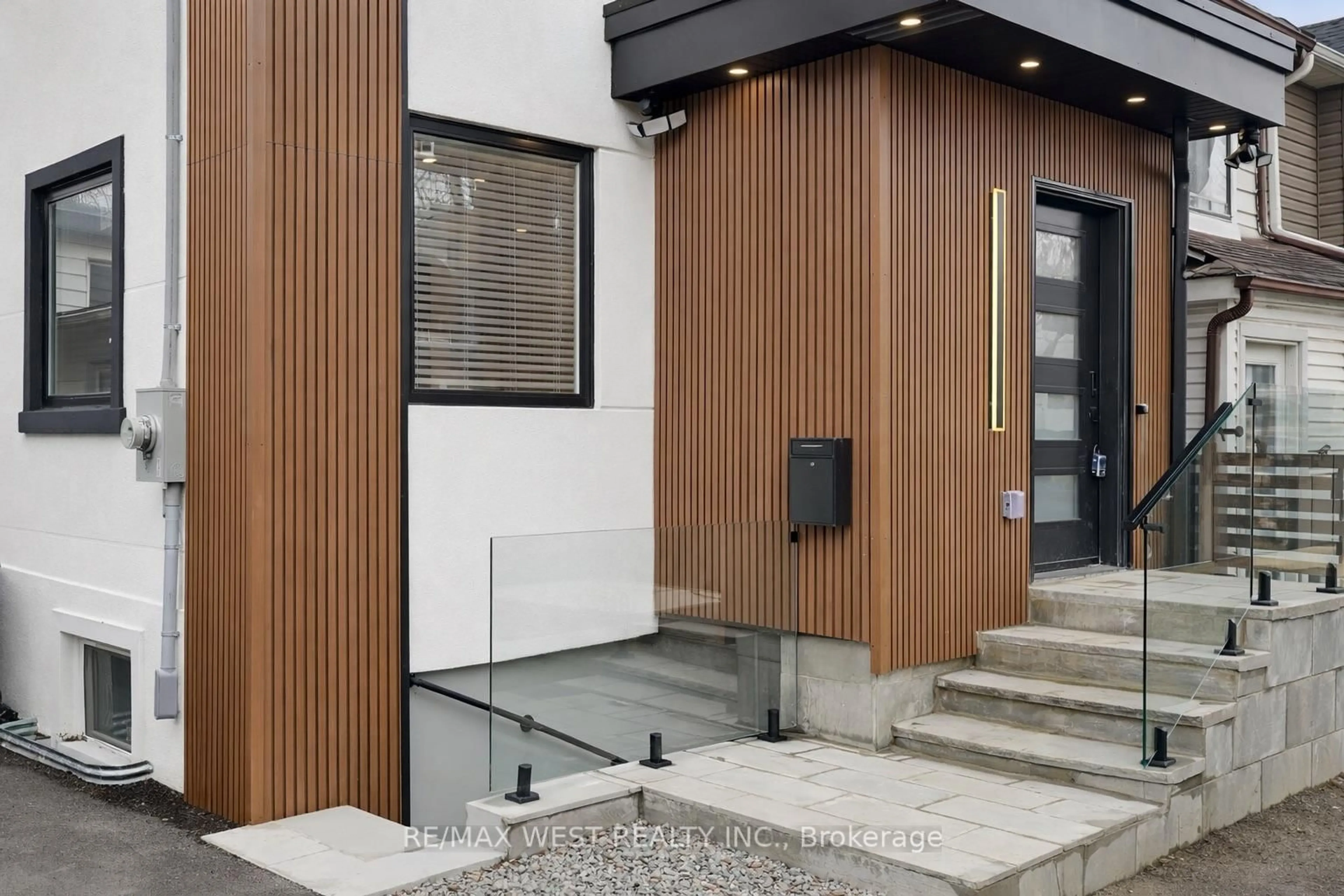 Unknown for 201 Rhodes Ave, Toronto Ontario M4L 3A2