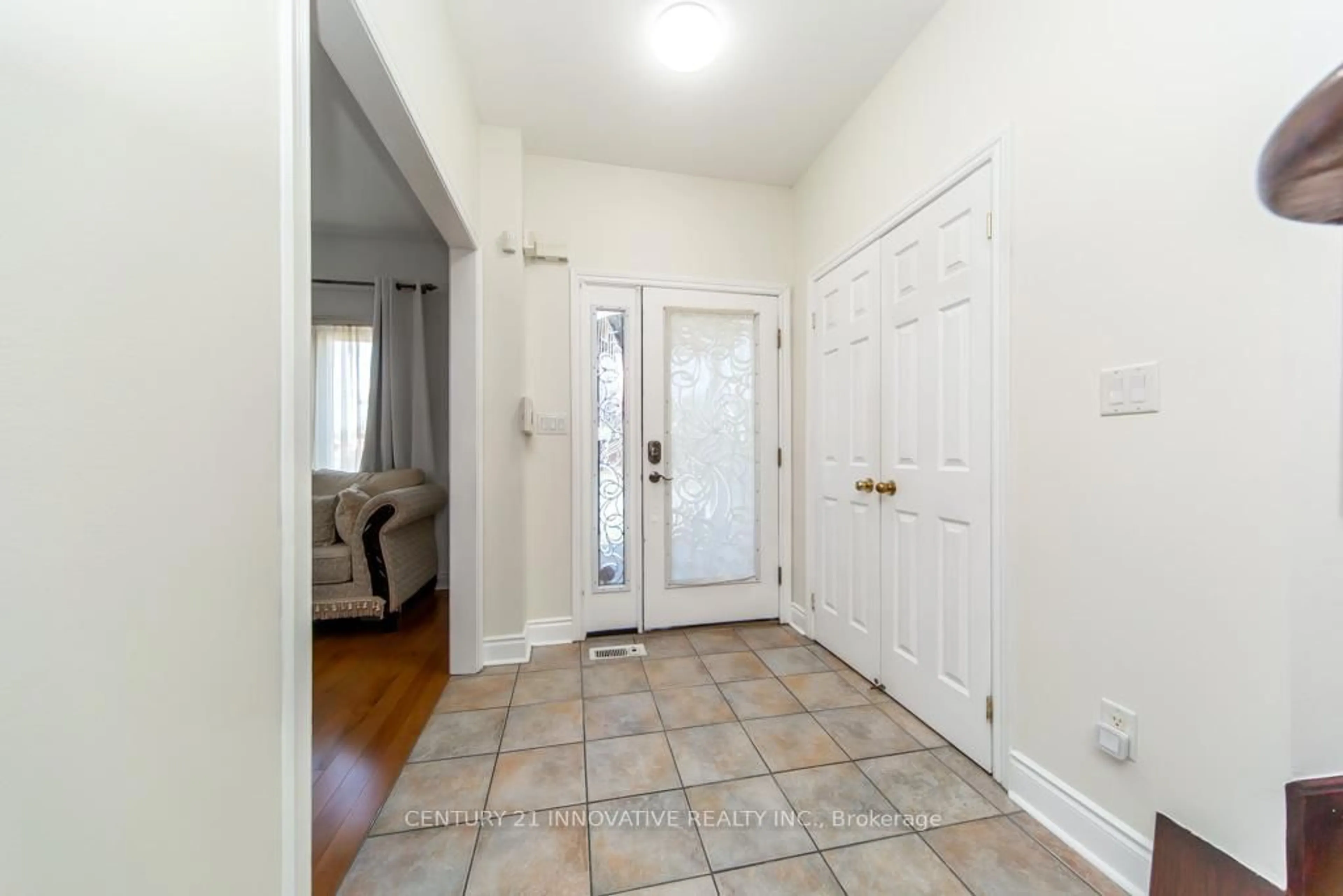 Indoor entryway for 2504 Prestonvale Rd, Clarington Ontario L1E 3G8