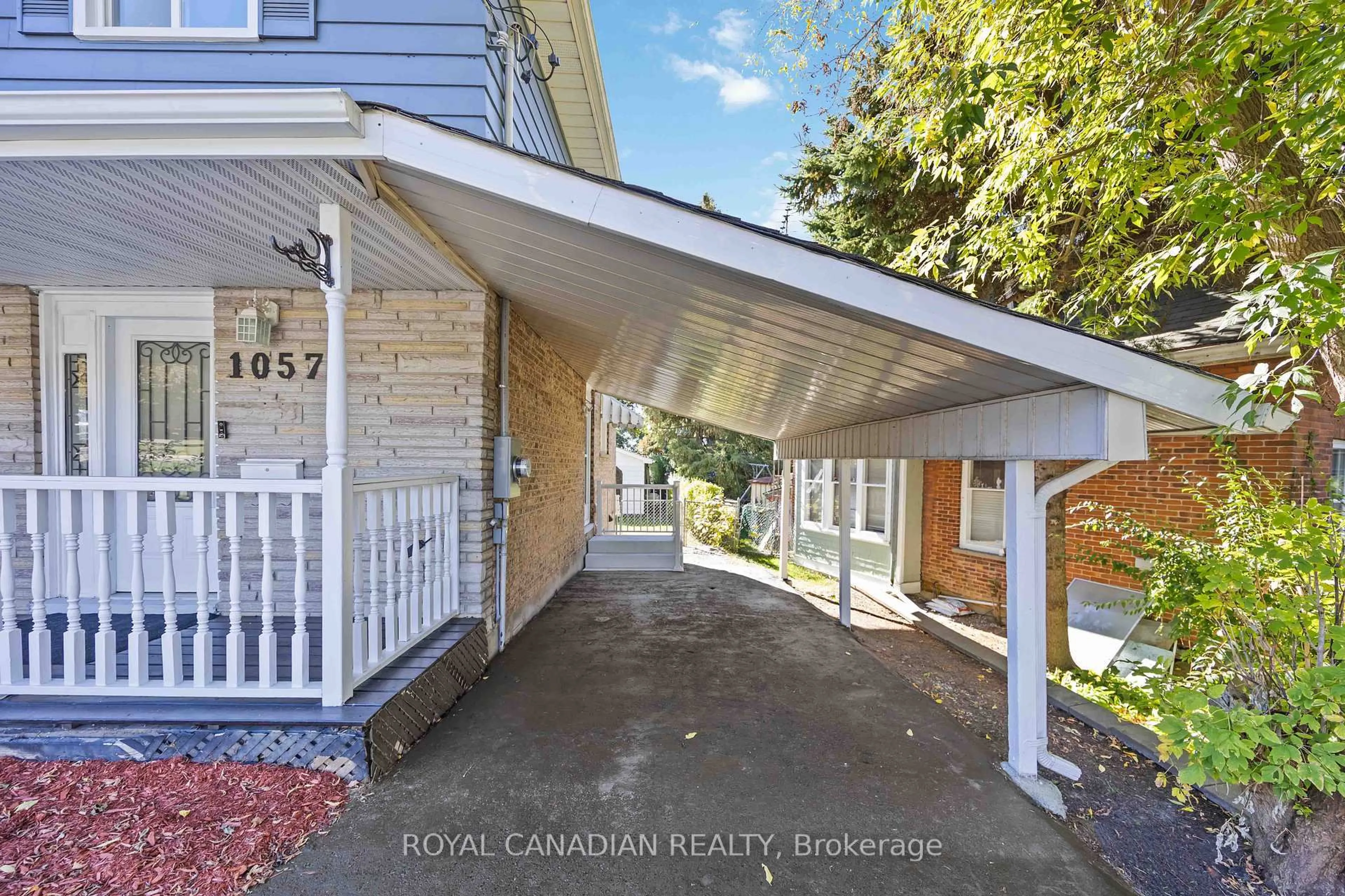 Unknown for 1057 King St, Oshawa Ontario L1H 1H6