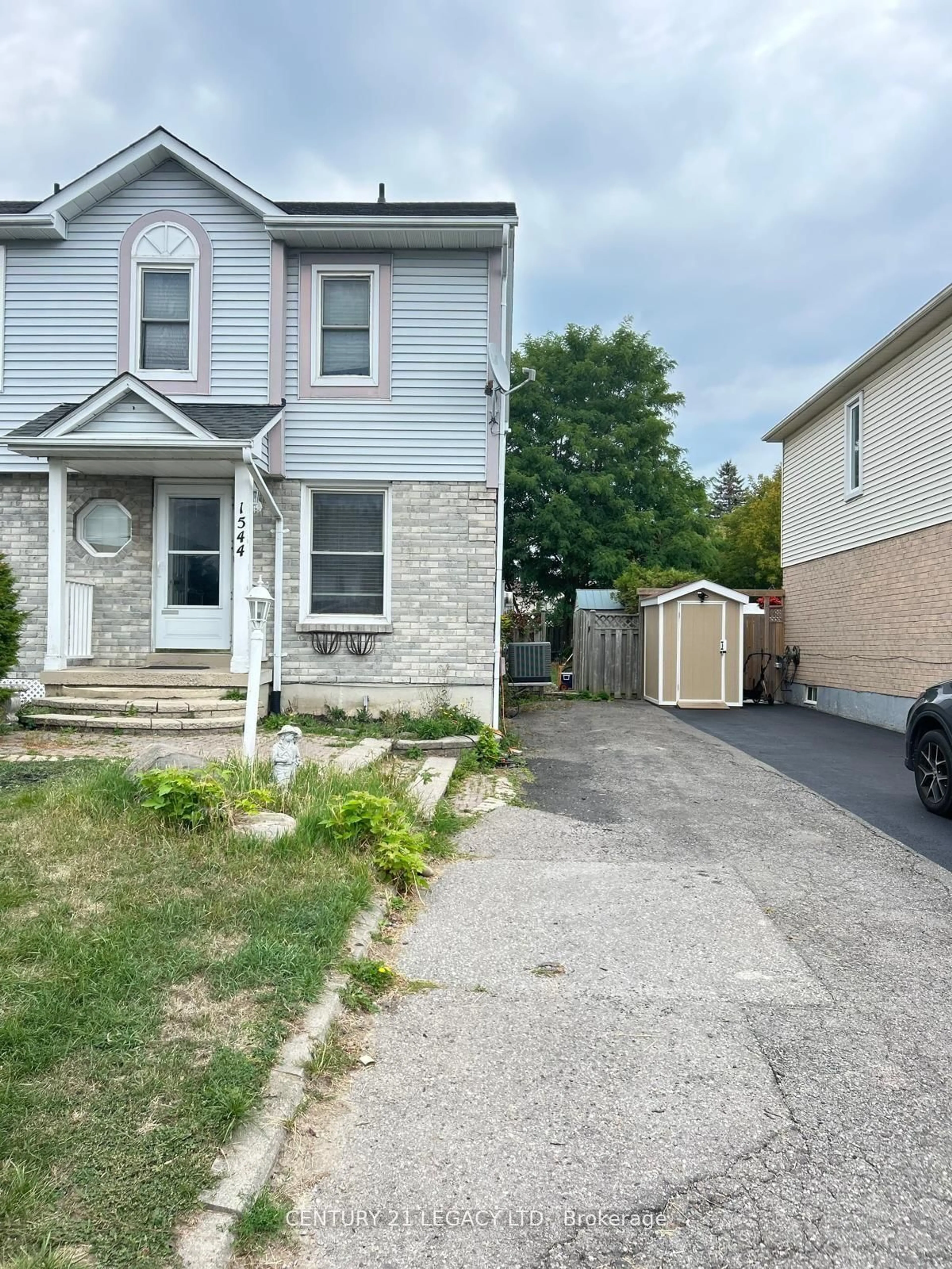Unknown for 1544 Connery Cres, Oshawa Ontario L1J 8G1