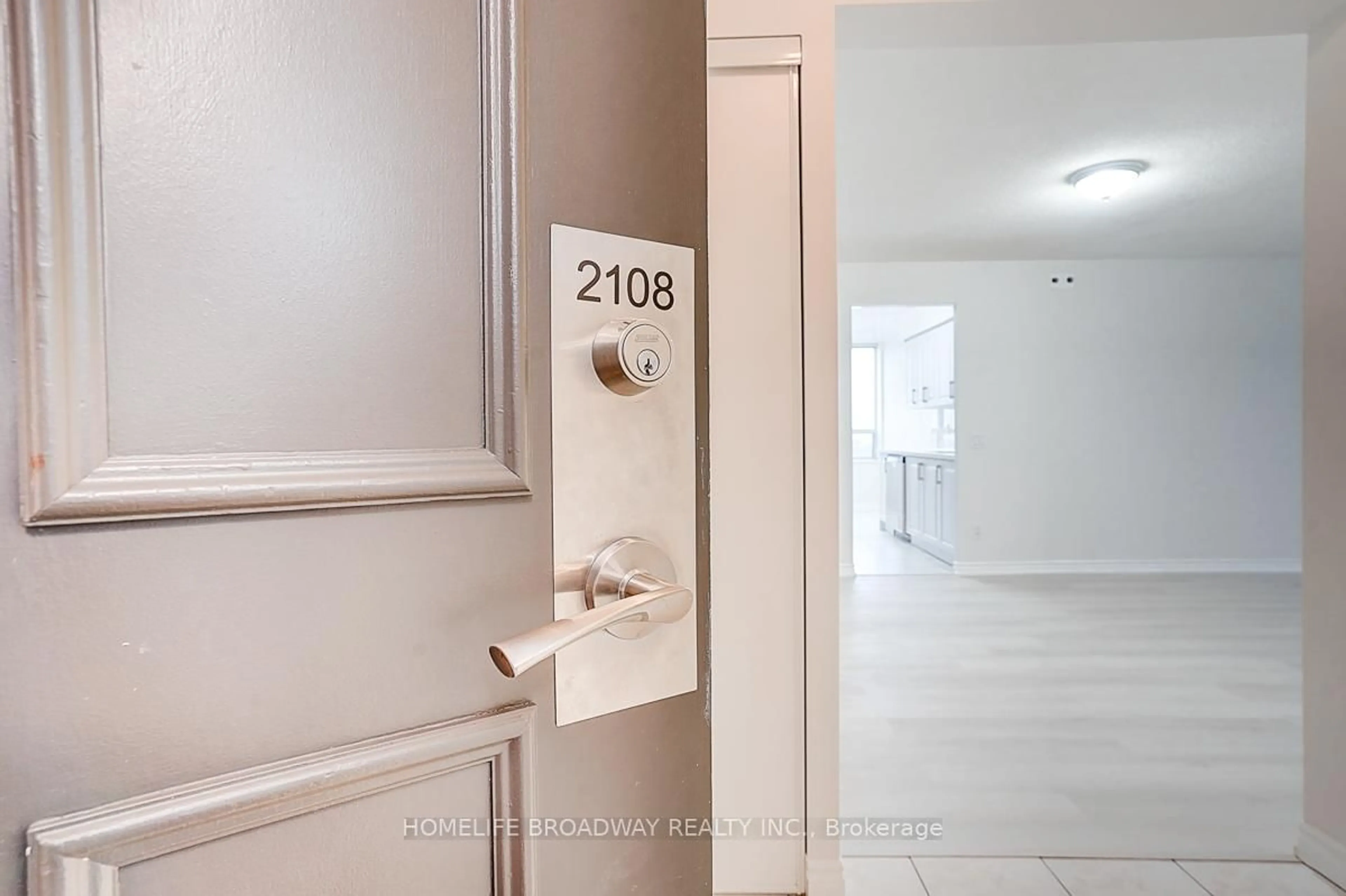 Indoor entryway for 115 Omni Dr #2108, Toronto Ontario M1P 5B4