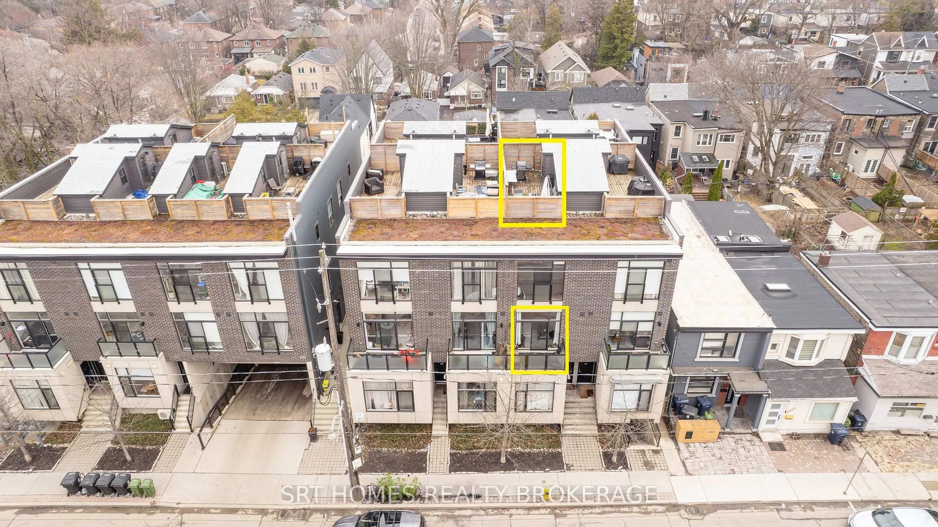 A pic from outside/outdoor area/front of a property/back of a property/a pic from drone, city buildings view from balcony for 1321 Gerrard St #3, Toronto Ontario M4L 1Y8