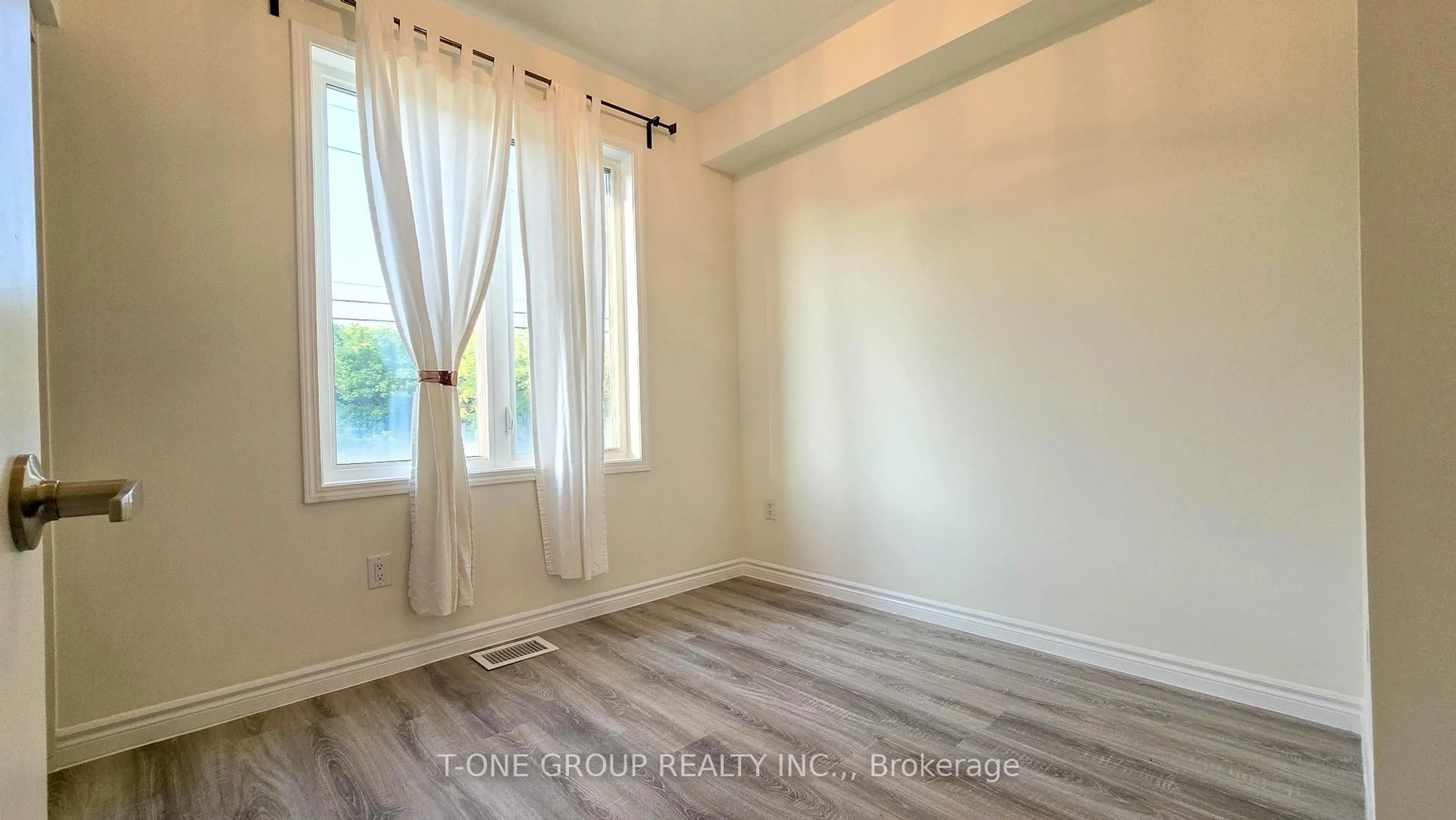 A pic of a room for 1148 Dragonfly Ave #408, Pickering Ontario L1X 0H5