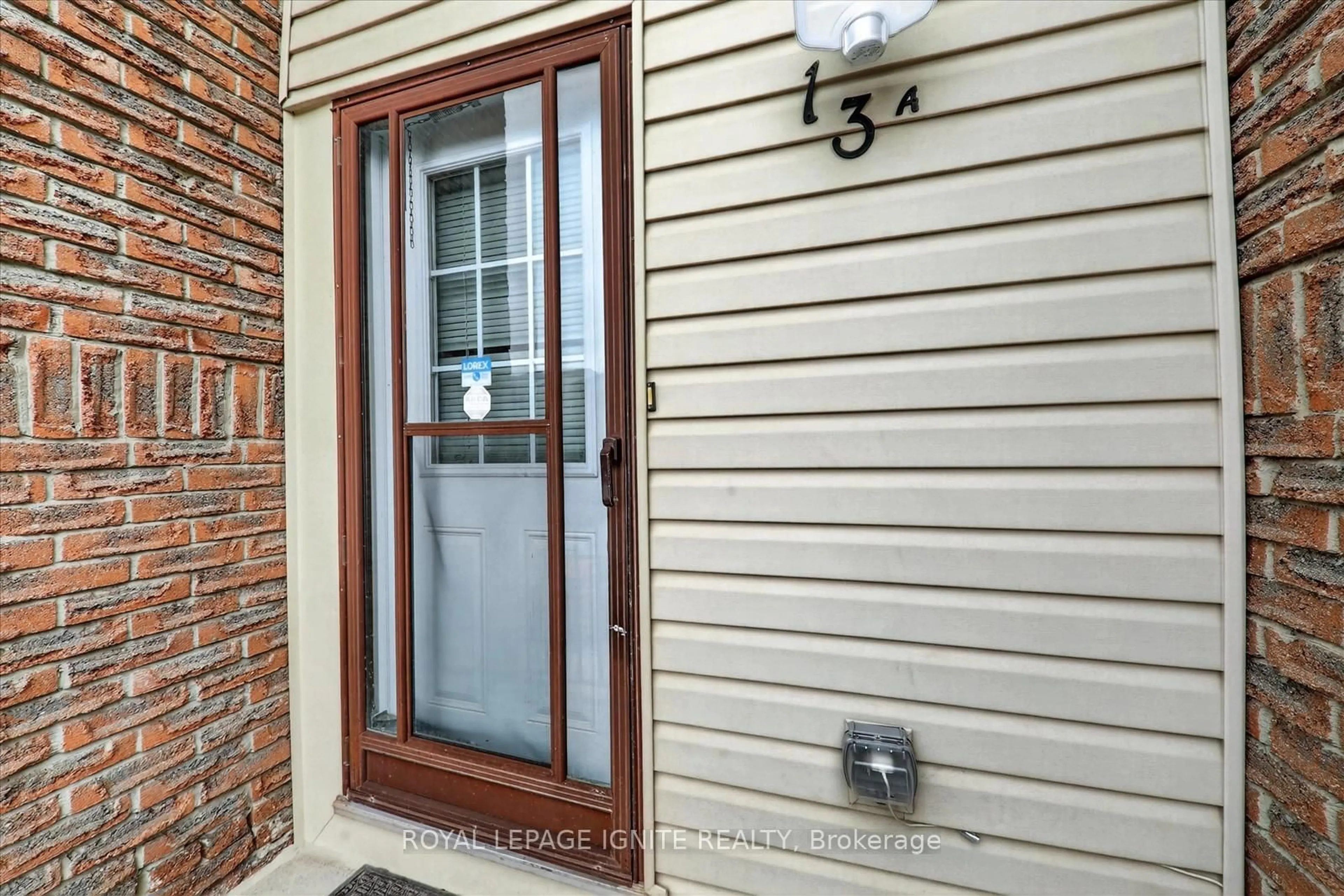 Indoor entryway for 1360 Glenanna Rd #13A, Pickering Ontario L1V 2T5