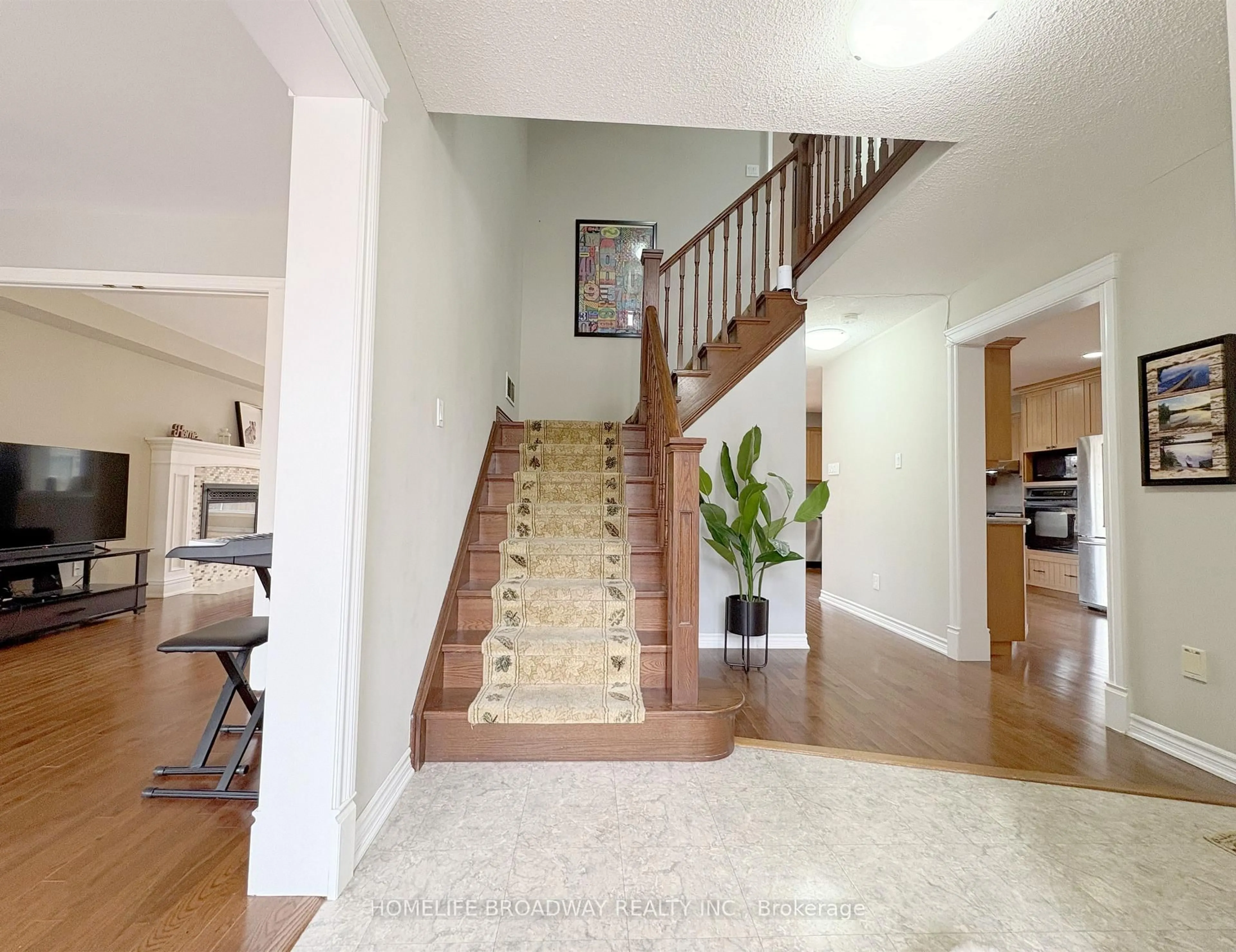 Unknown for 50 Fallingbrook St, Whitby Ontario L1R 1L8