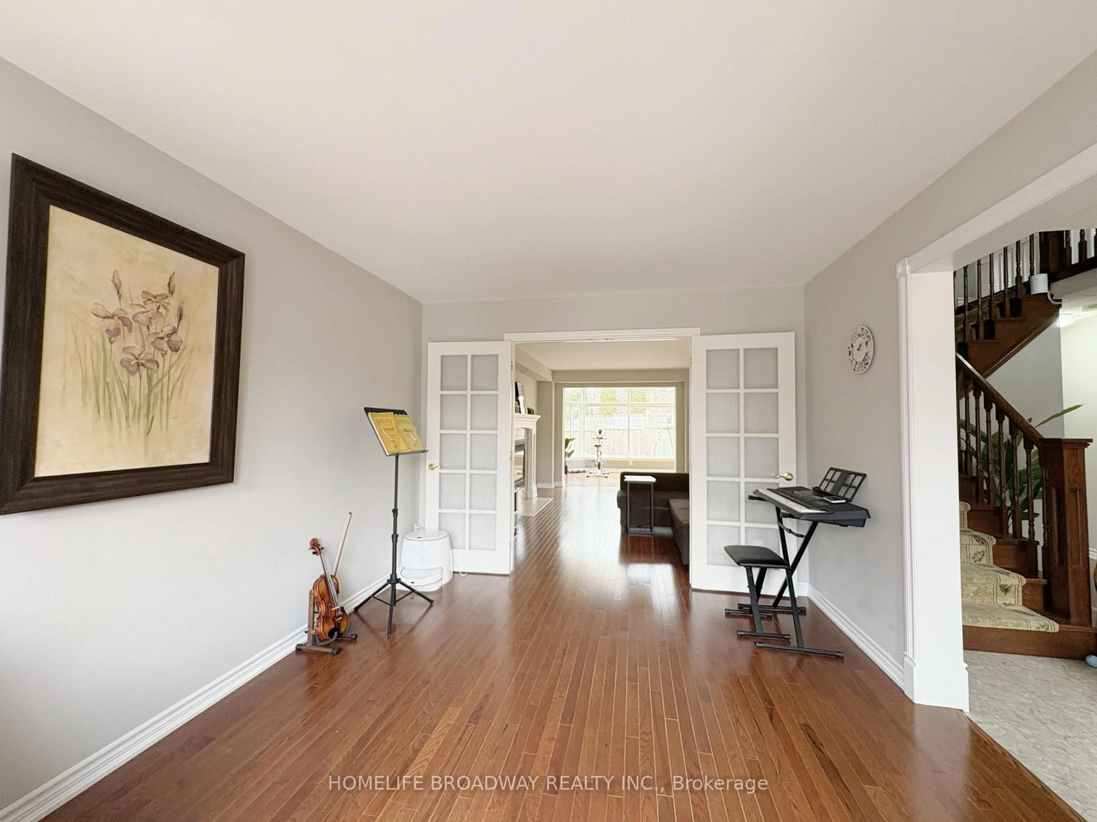 Indoor entryway for 50 Fallingbrook St, Whitby Ontario L1R 1L8