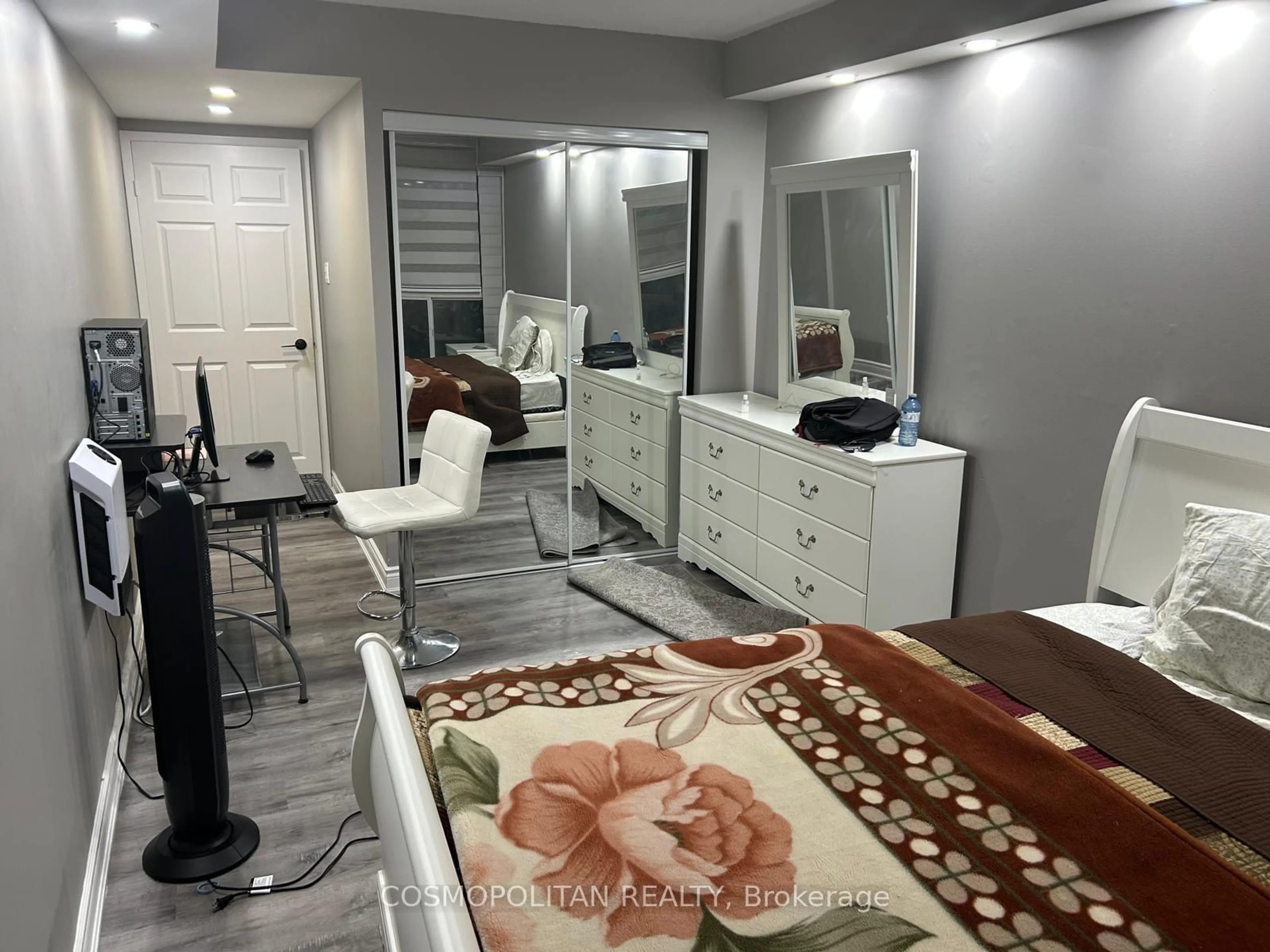 A pic of a room for 4727 Sheppard Ave #212, Toronto Ontario M1S 5B3