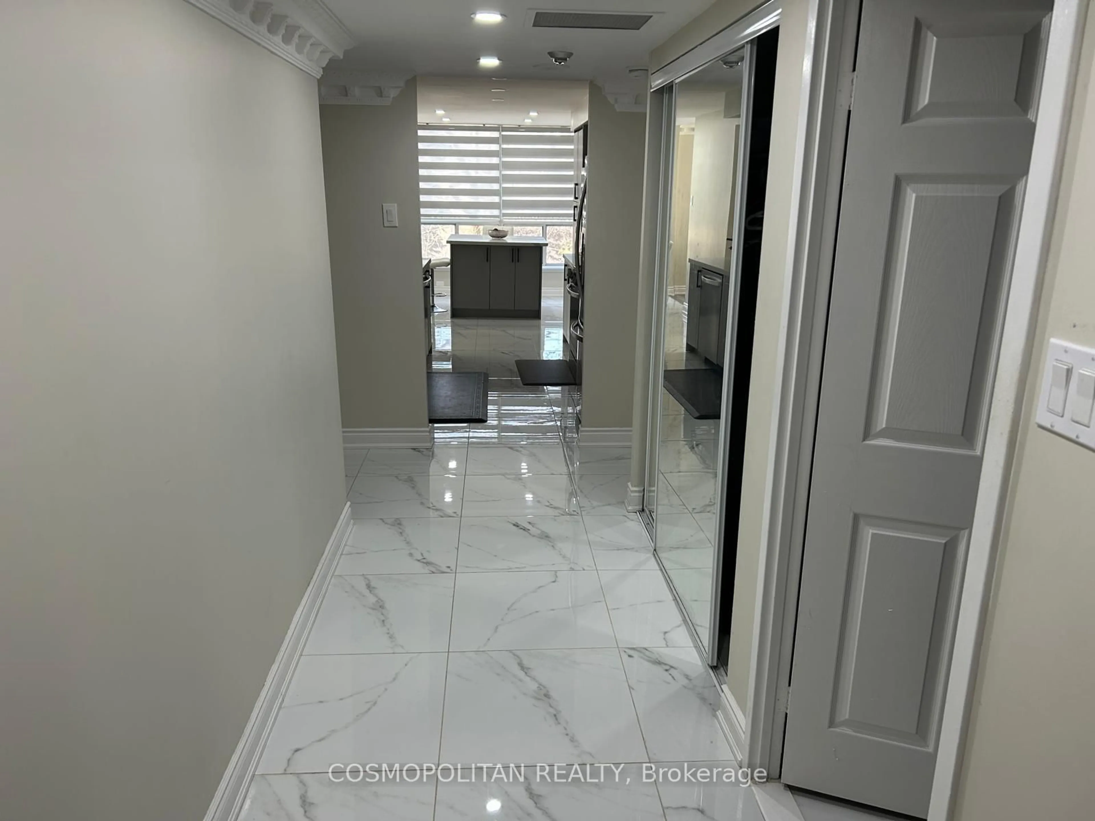 Indoor foyer for 4727 Sheppard Ave #212, Toronto Ontario M1S 5B3