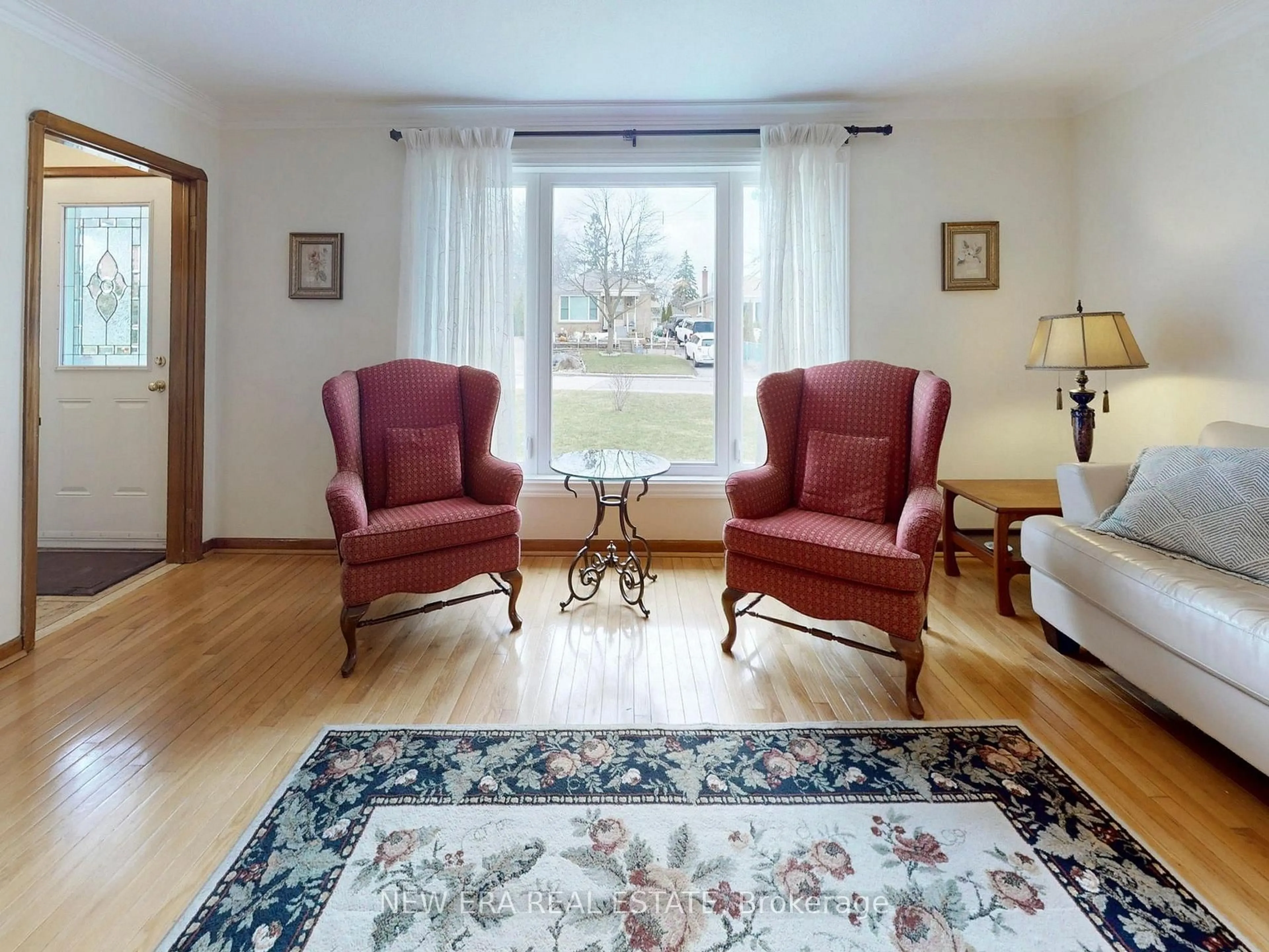 Living room with furniture, unknown for 51 Tansley Ave, Toronto Ontario M1J 1P2
