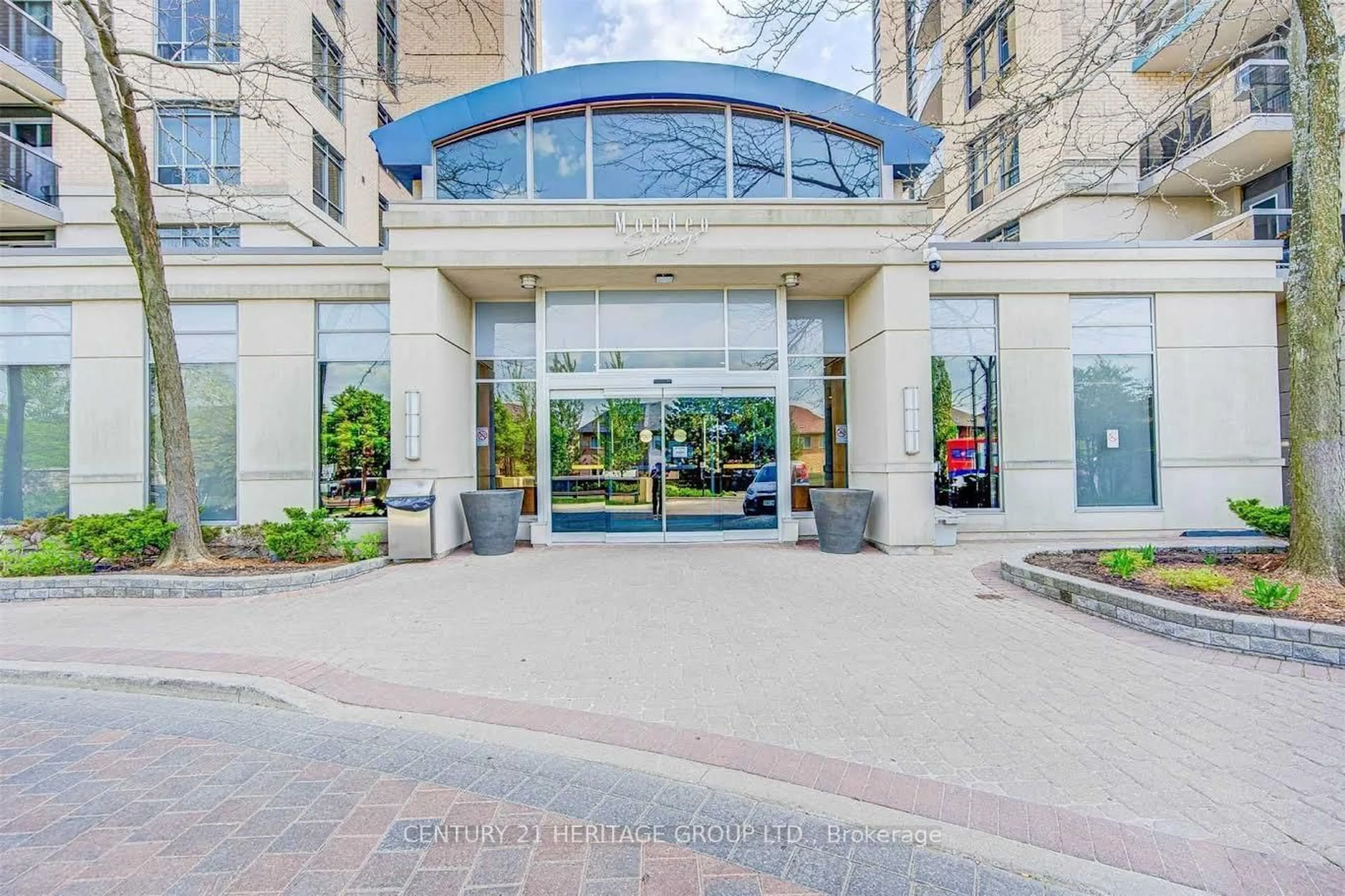 Indoor foyer for 8 Mondeo Dr #415, Toronto Ontario M1P 5C7