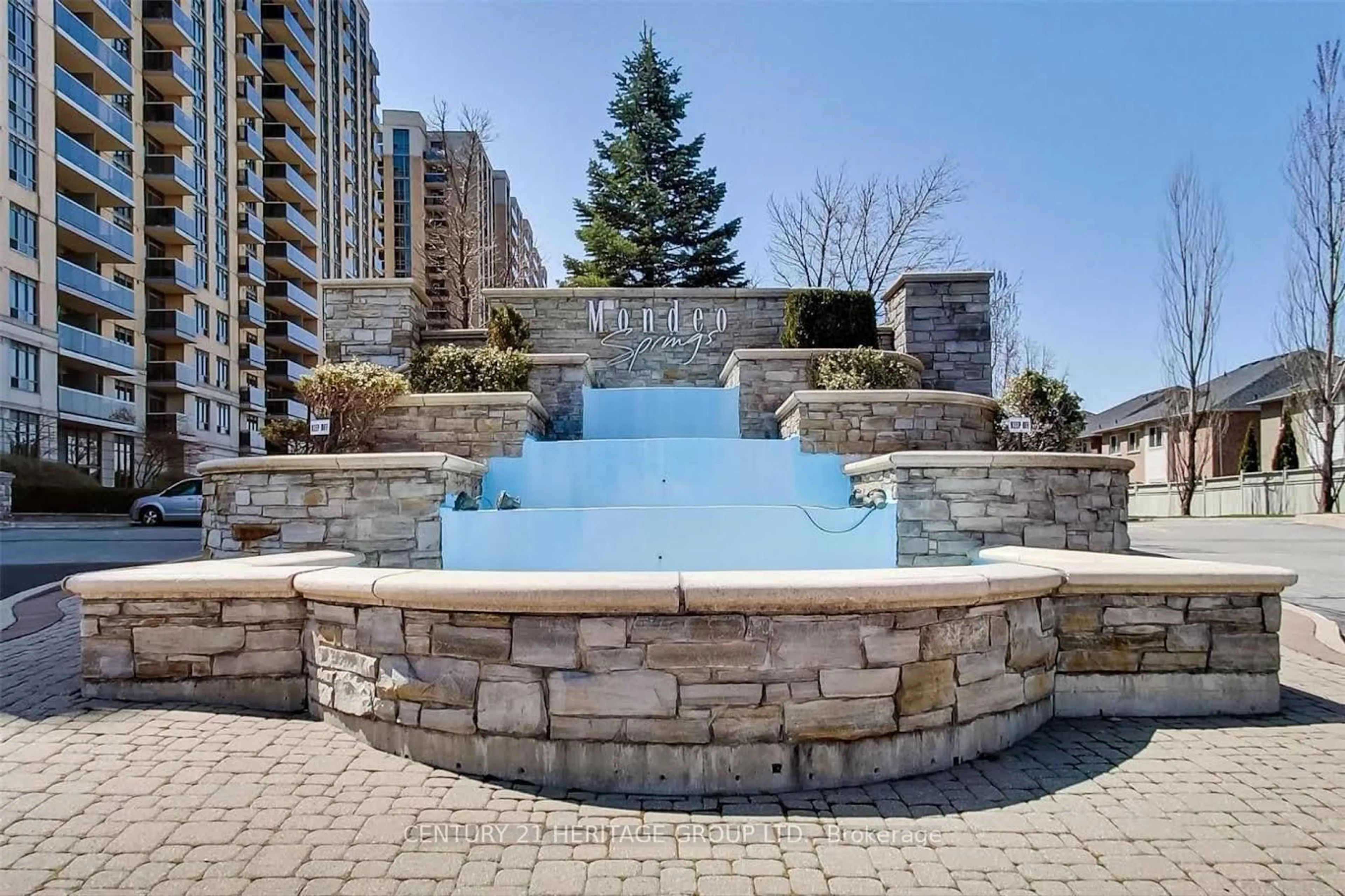 Patio, water/lake/river/ocean view for 8 Mondeo Dr #415, Toronto Ontario M1P 5C7