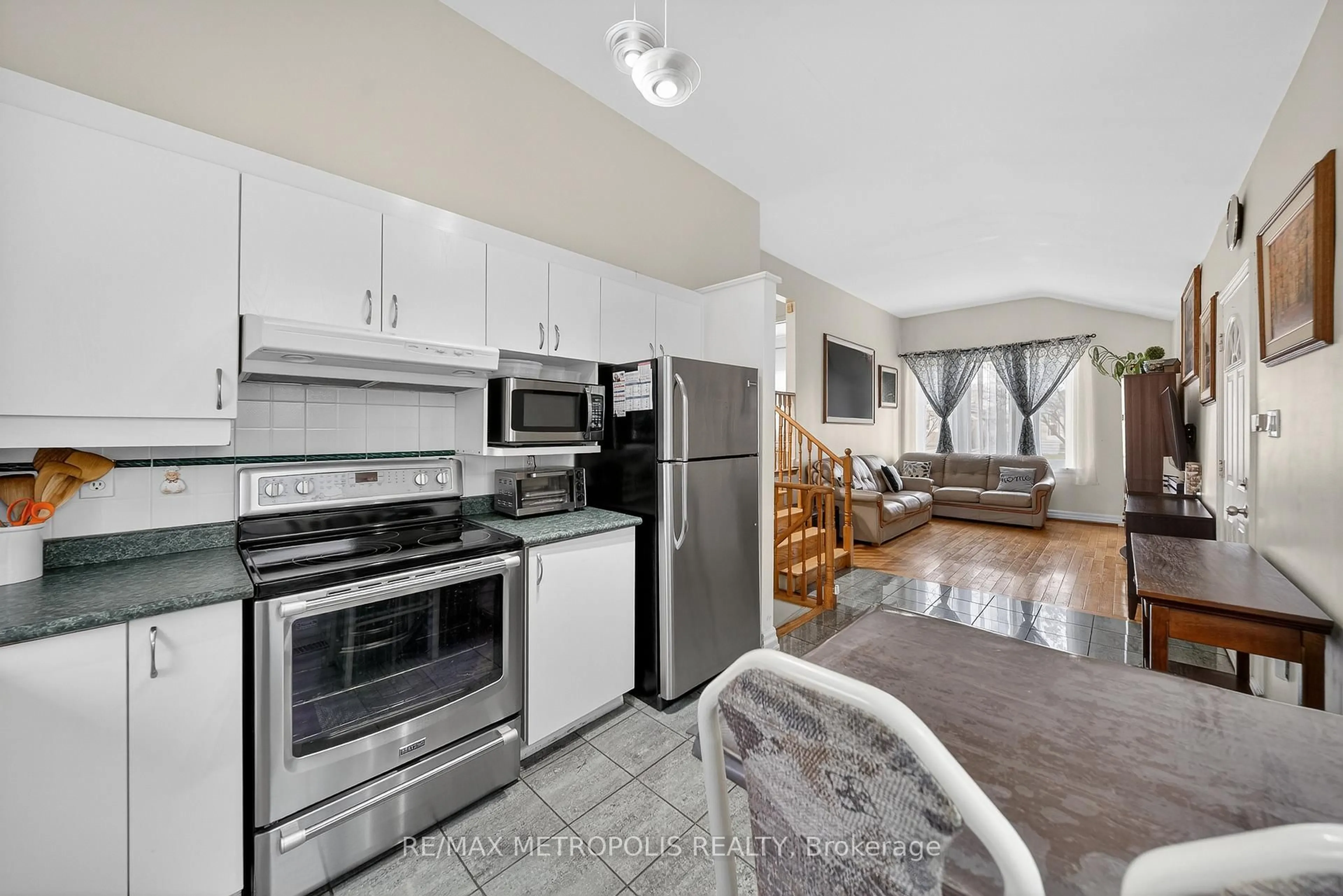 Open concept kitchen, unknown for 91 Ellendale Dr, Toronto Ontario M1P 1N7