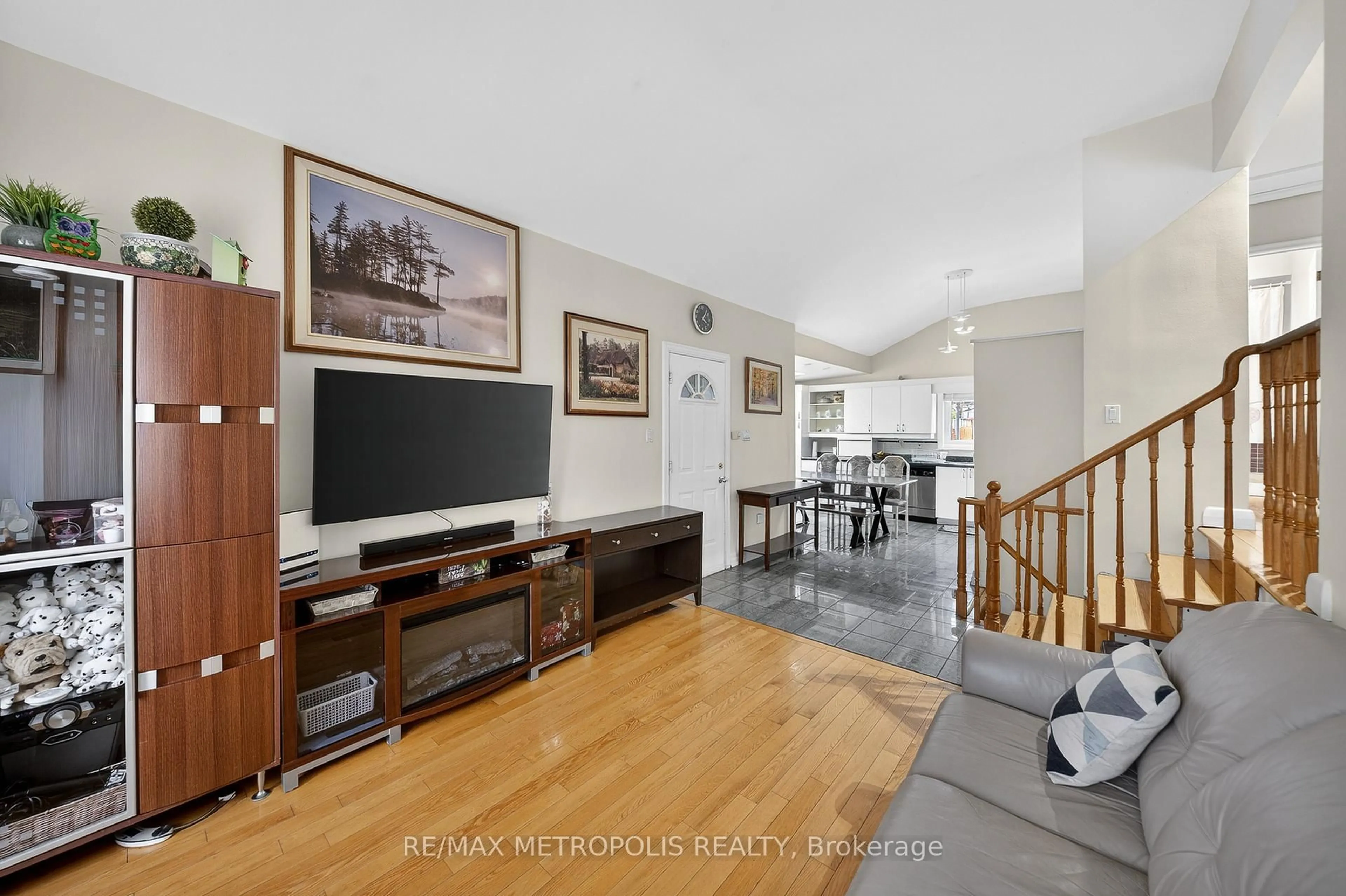 Unknown for 91 Ellendale Dr, Toronto Ontario M1P 1N7