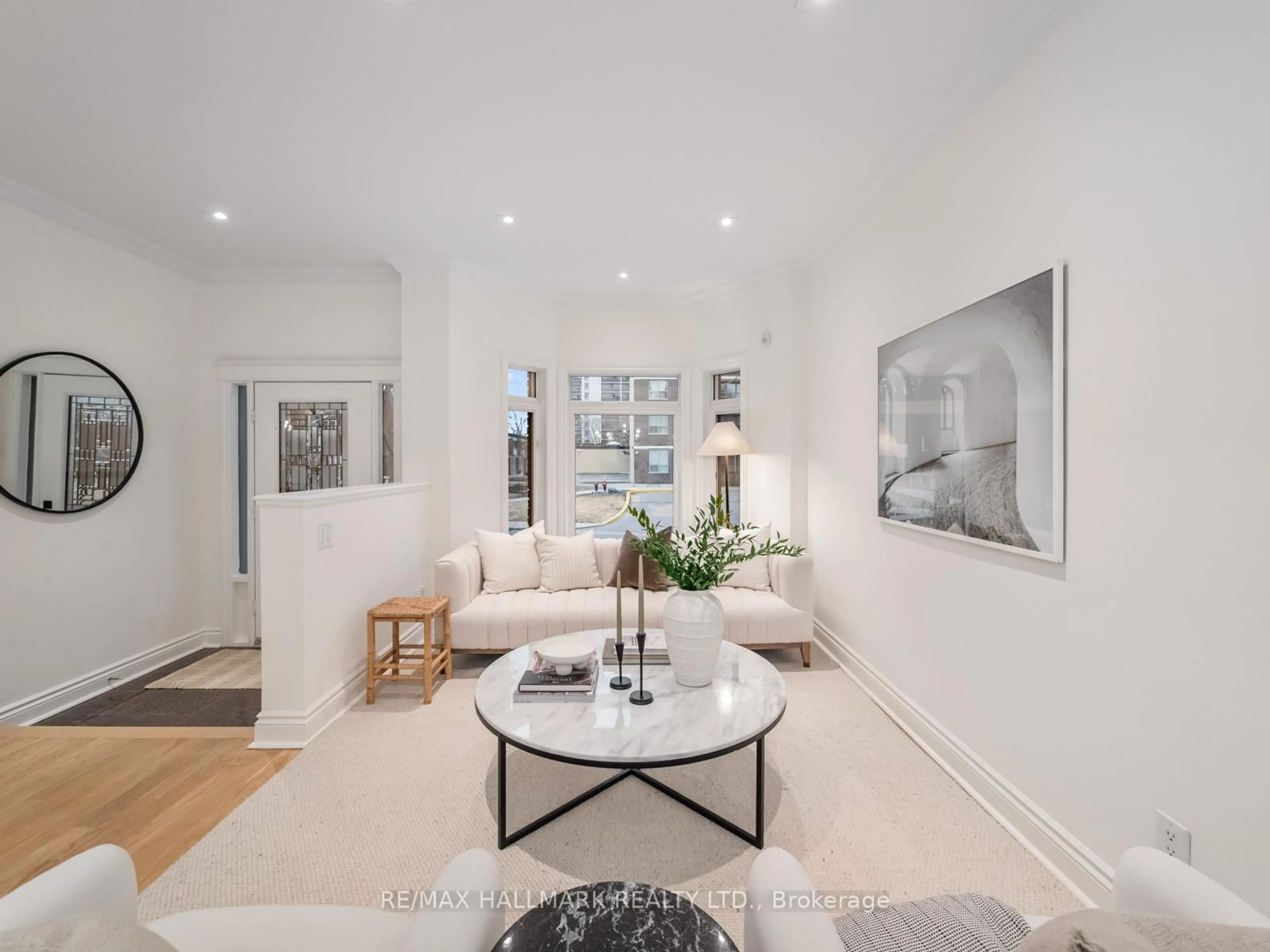 Living room with furniture, unknown for 26 Eastmount Ave, Toronto Ontario M4K 1V1