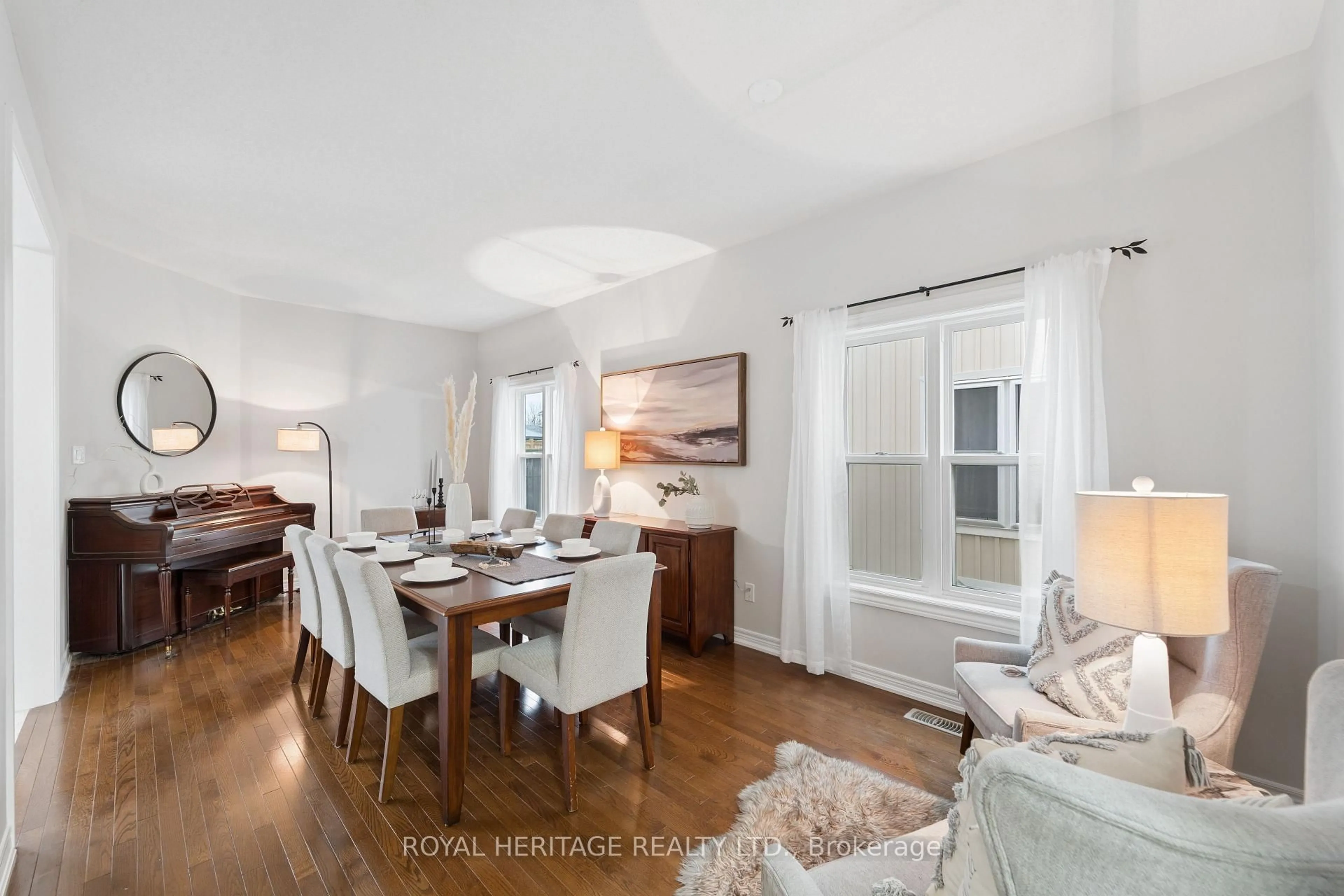 Dining room, unknown for 44 Cranborne Cres, Whitby Ontario L1M 2M1